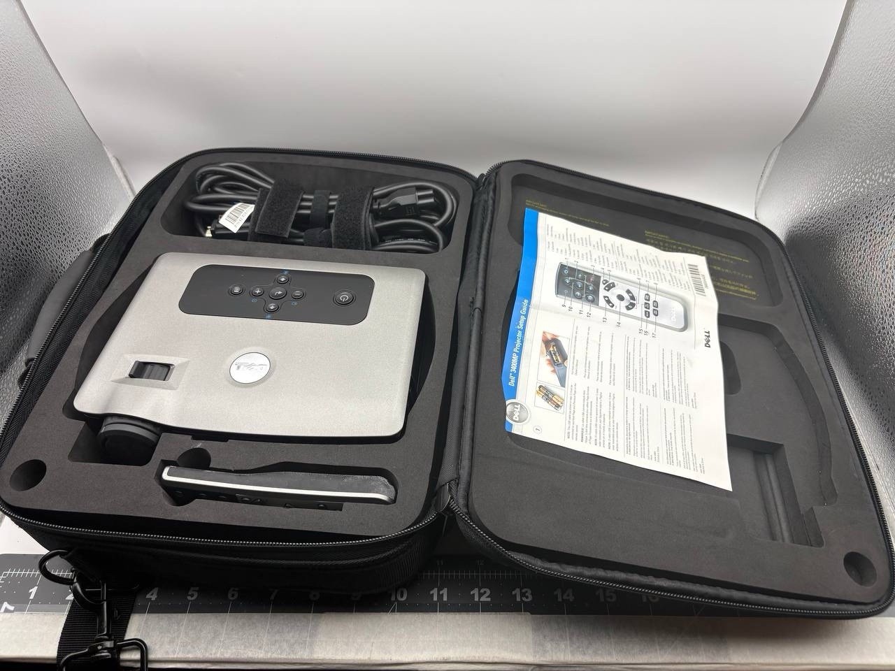 Dell 3400MP DLP Portable Projector with Case and Cables And Remote