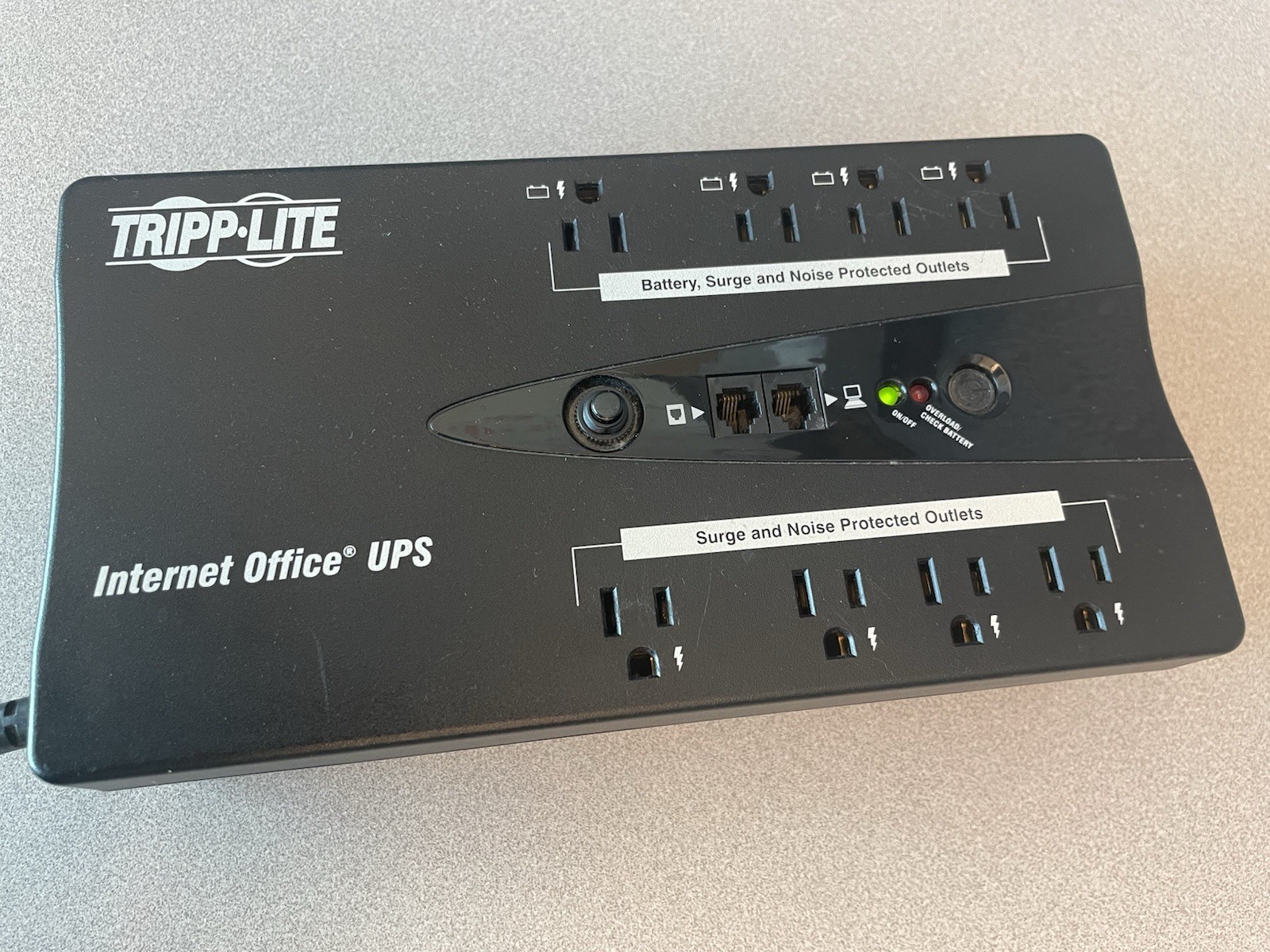 Tripp Lite  UPS INTERNET550U 550VA 300W 8-Outlet Surge Protector  