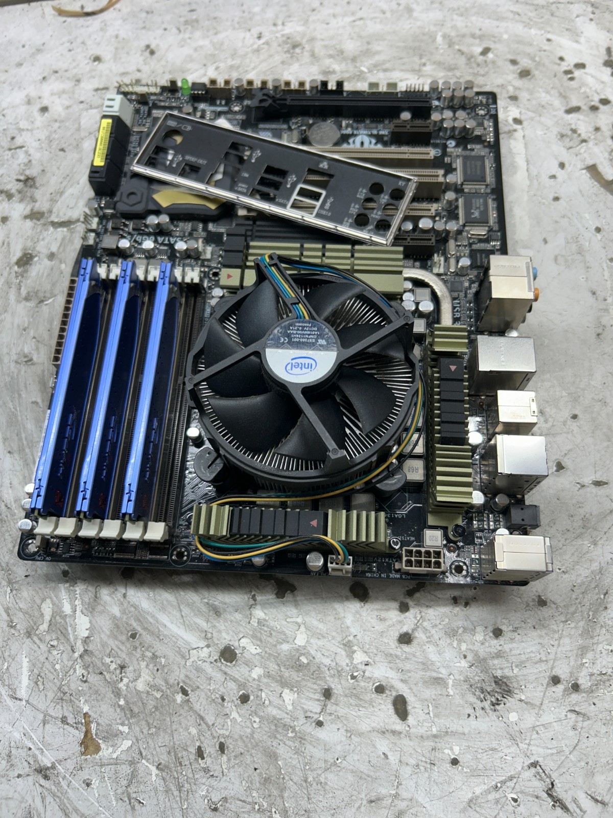 ASUS Sabertooth X58 Intel Core i7-960 3.20GHz 12GB Ram