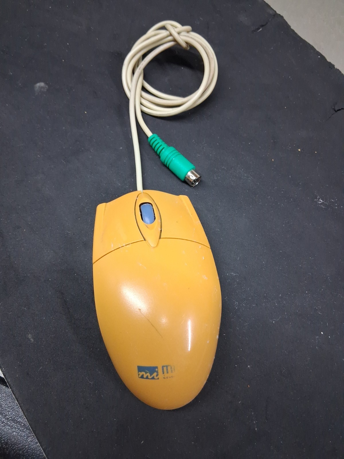 Micro Innovations Mi Optical Mouse Yellow 3 Button Scroll Wheel Blue Bottom