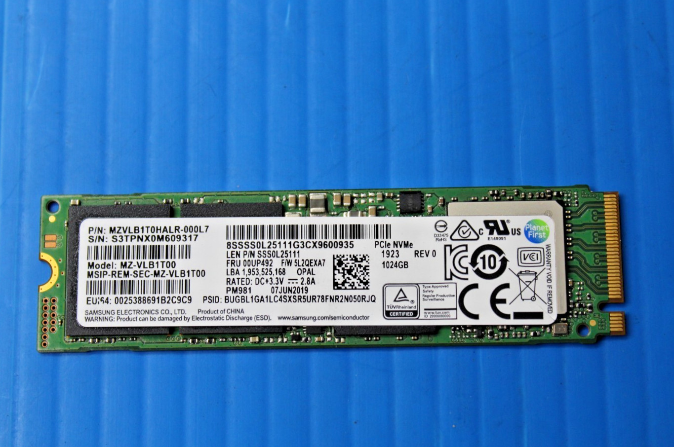 Samsung 1TB SSD M.2 PCIe NVMe 2280 Internal SSD PM981 MZVLB1T0HALR MZ-VLB1T00 T9