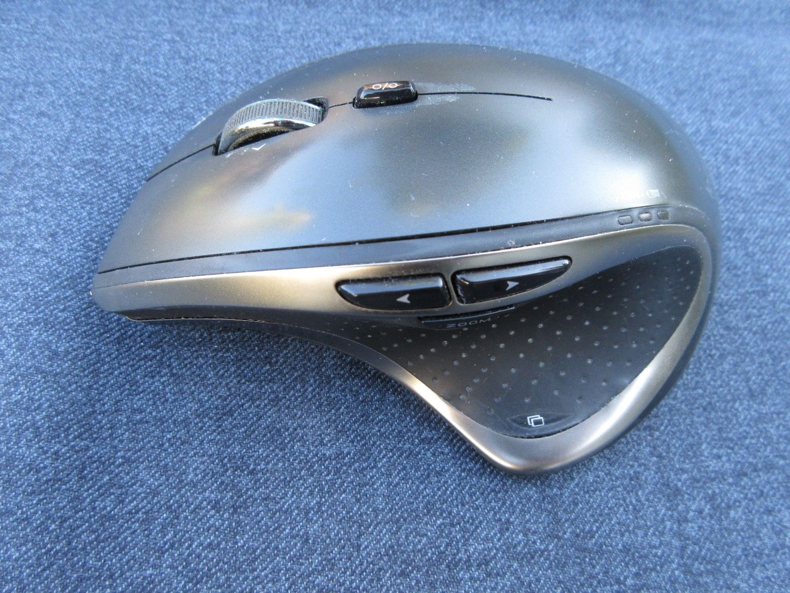 Logitech Performance MX M-R0007 Darkfield Wireless Mouse with  USB Dongle - USED