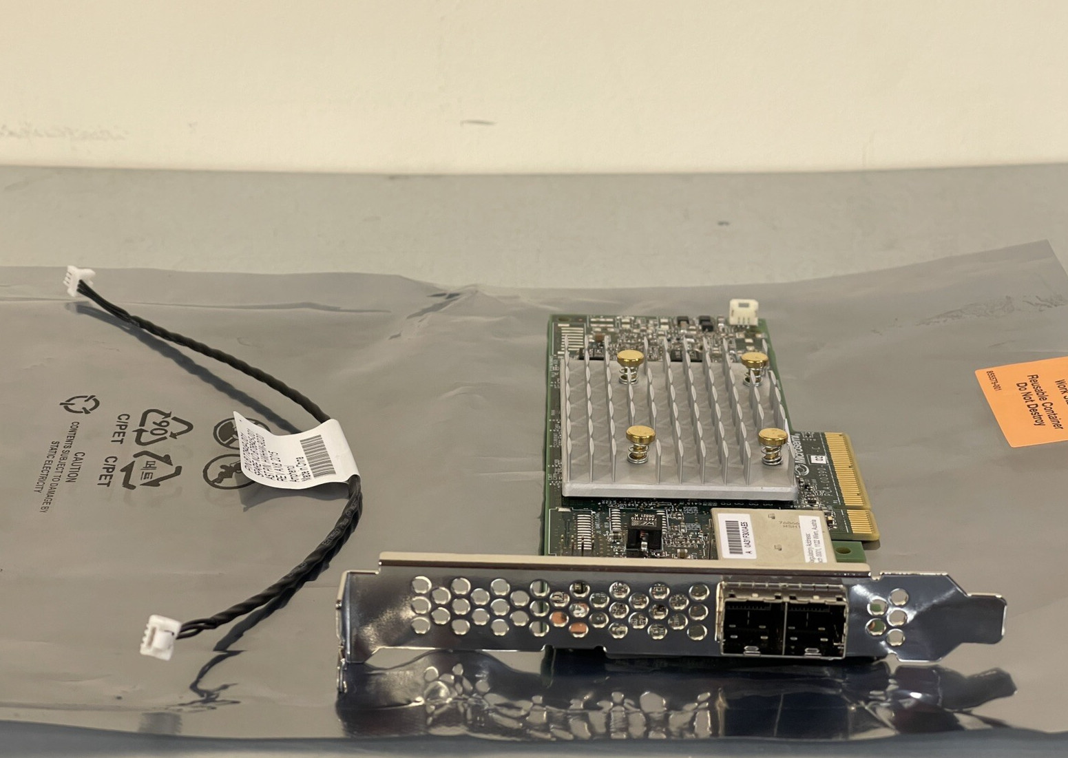HPE P408e-p Smart Array SR External 12G/s Controller 4GB Cache PCI-e SAS SATA