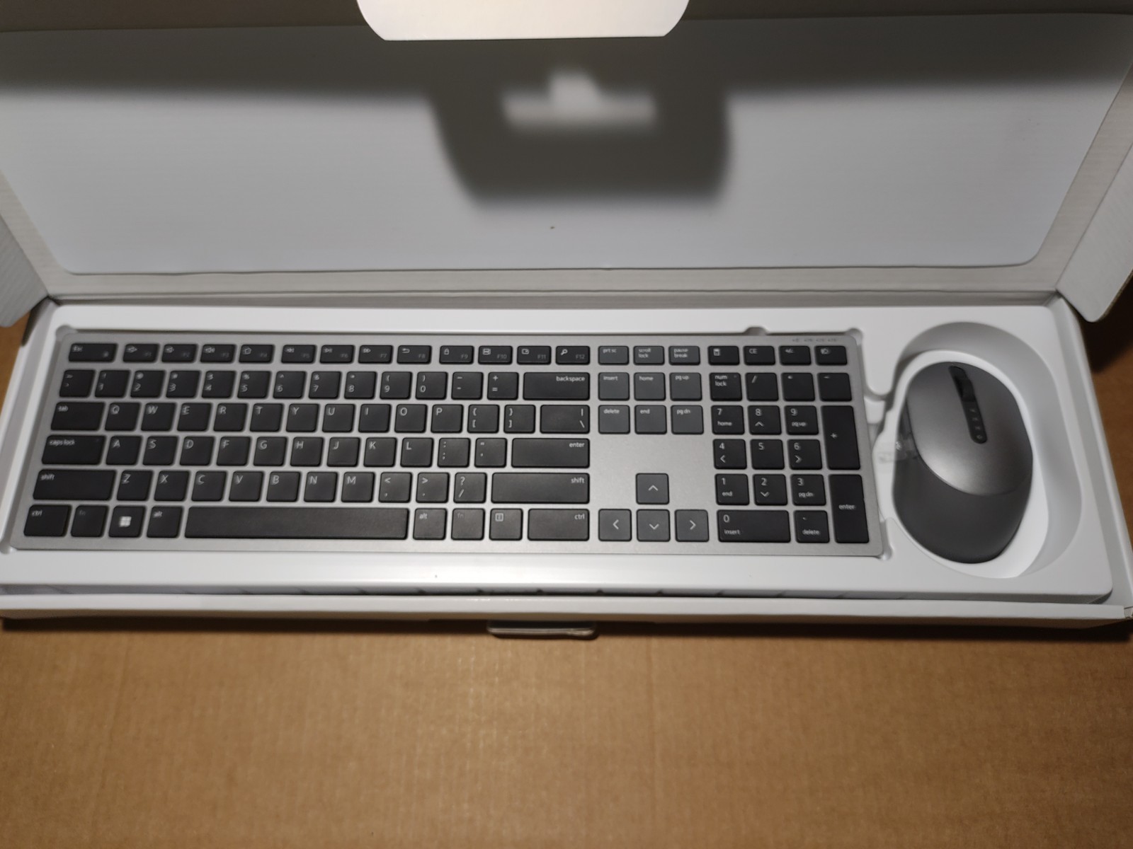 Dell Premier Multi-Device  Wireless  Keyboard Mouse Set -  KM7321W - Open box