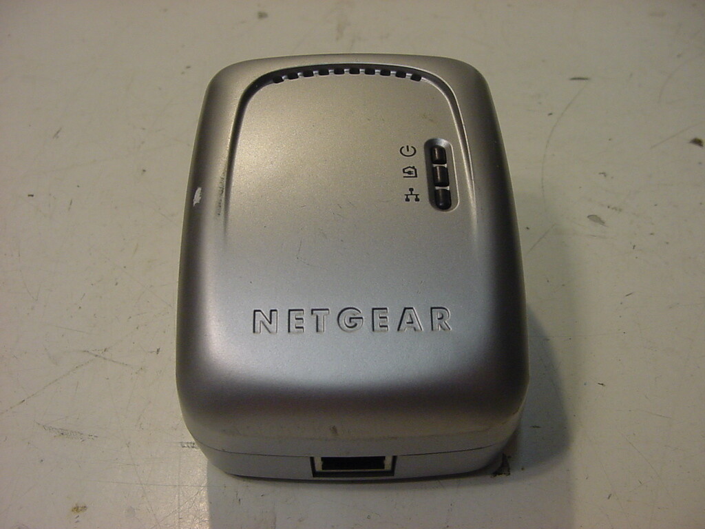 NETGEAR WALL PLUGGED BRIDGE XE102