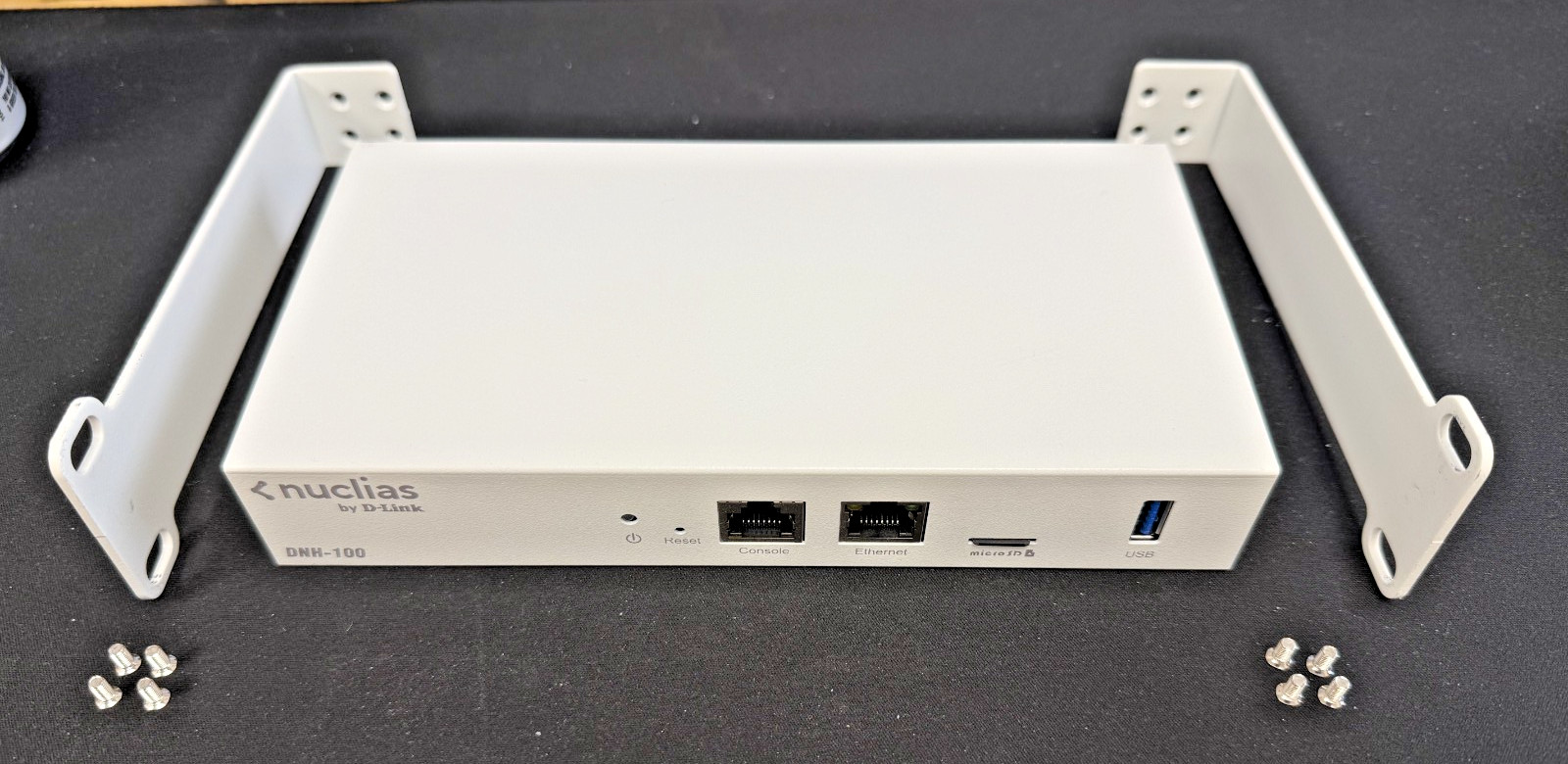 D-Link DNH-100 Nuclias LAN Controller Hub Network White - Very Good Condition