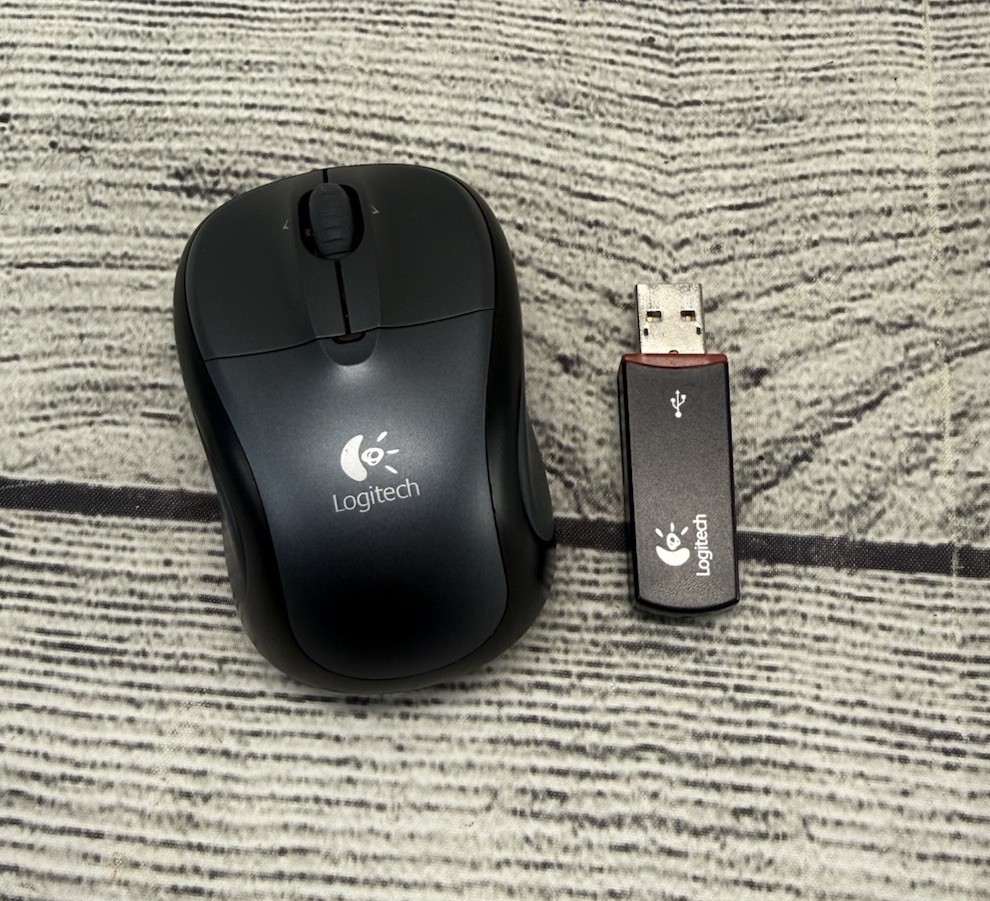 Logitech M-RBS136 Travel USB Wireless Optical Mouse Grey Receiver Cleaned Tested