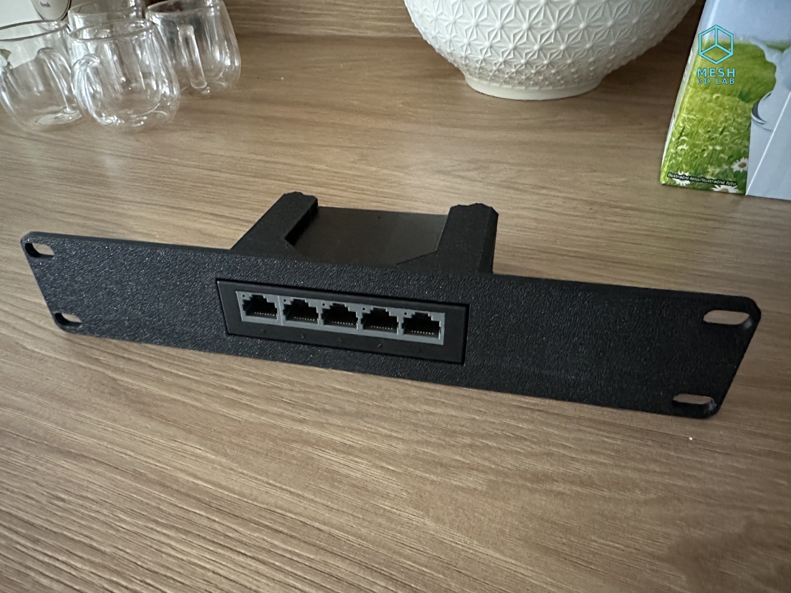 TP-Link LS1005G 10 Inch Rack Mount Bracket Black