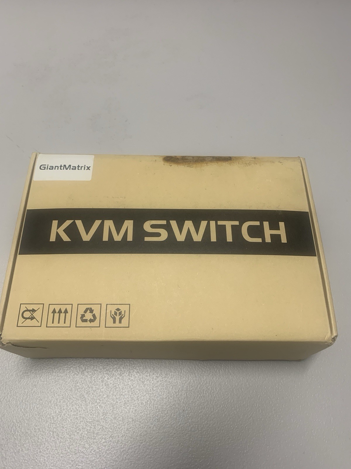 GiantMatrix 8K DP Dual Monitor KVM Switch - Complete Boxed Set