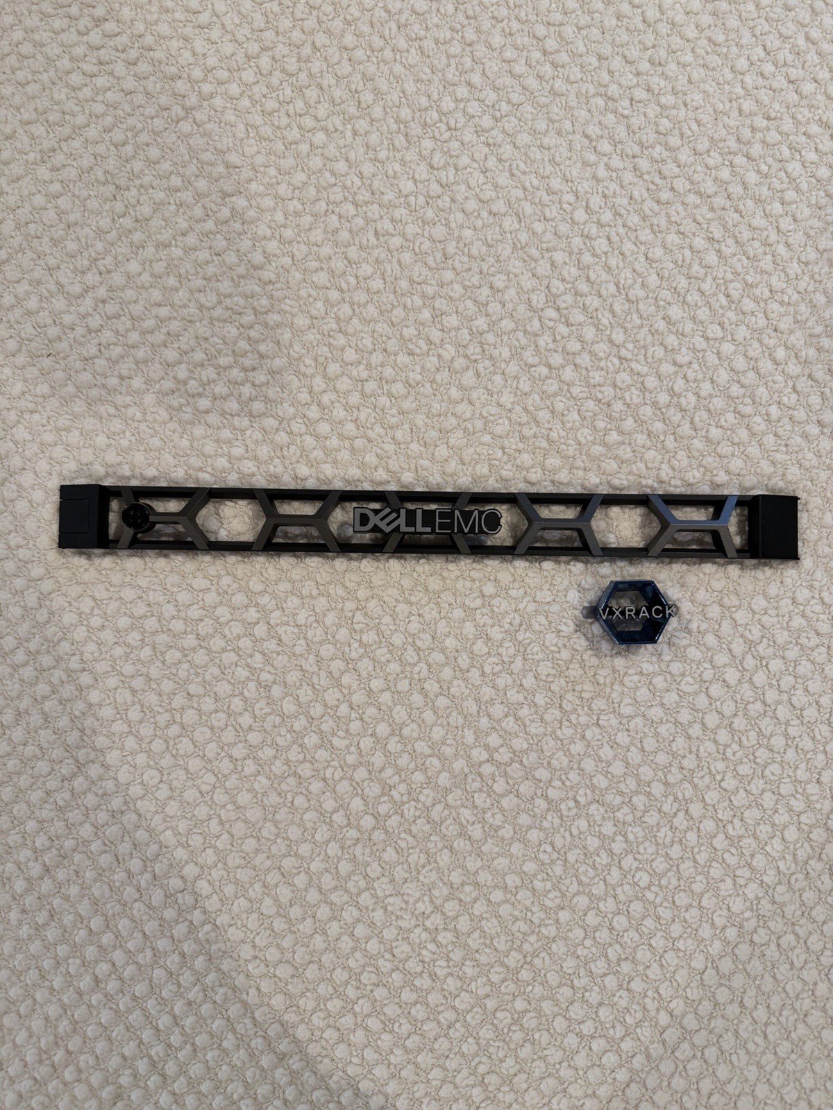 Dell EMC 1U Locking Security Bezel | R650 R640 R440 R6425 R6415 6525 E560F