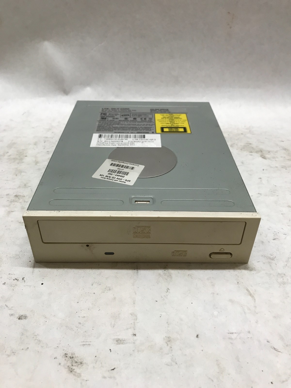 Compaq DVD-116ME Internal IDE DVD-ROM/CD-ROM 5.25in Beige Desktop Drive - DW