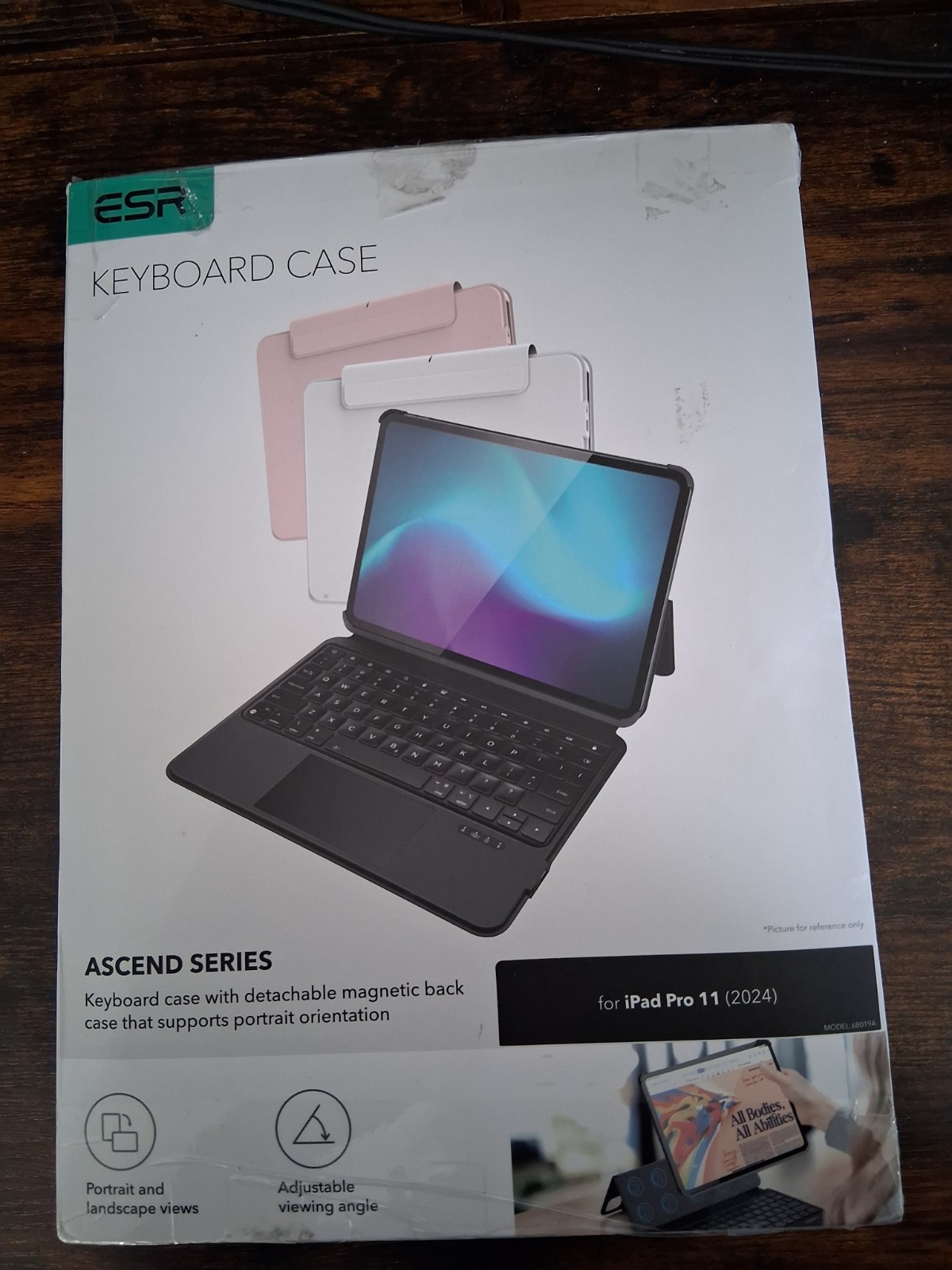 ESR Ascend Series Keyboard Case For iPad 11 black Detachable M