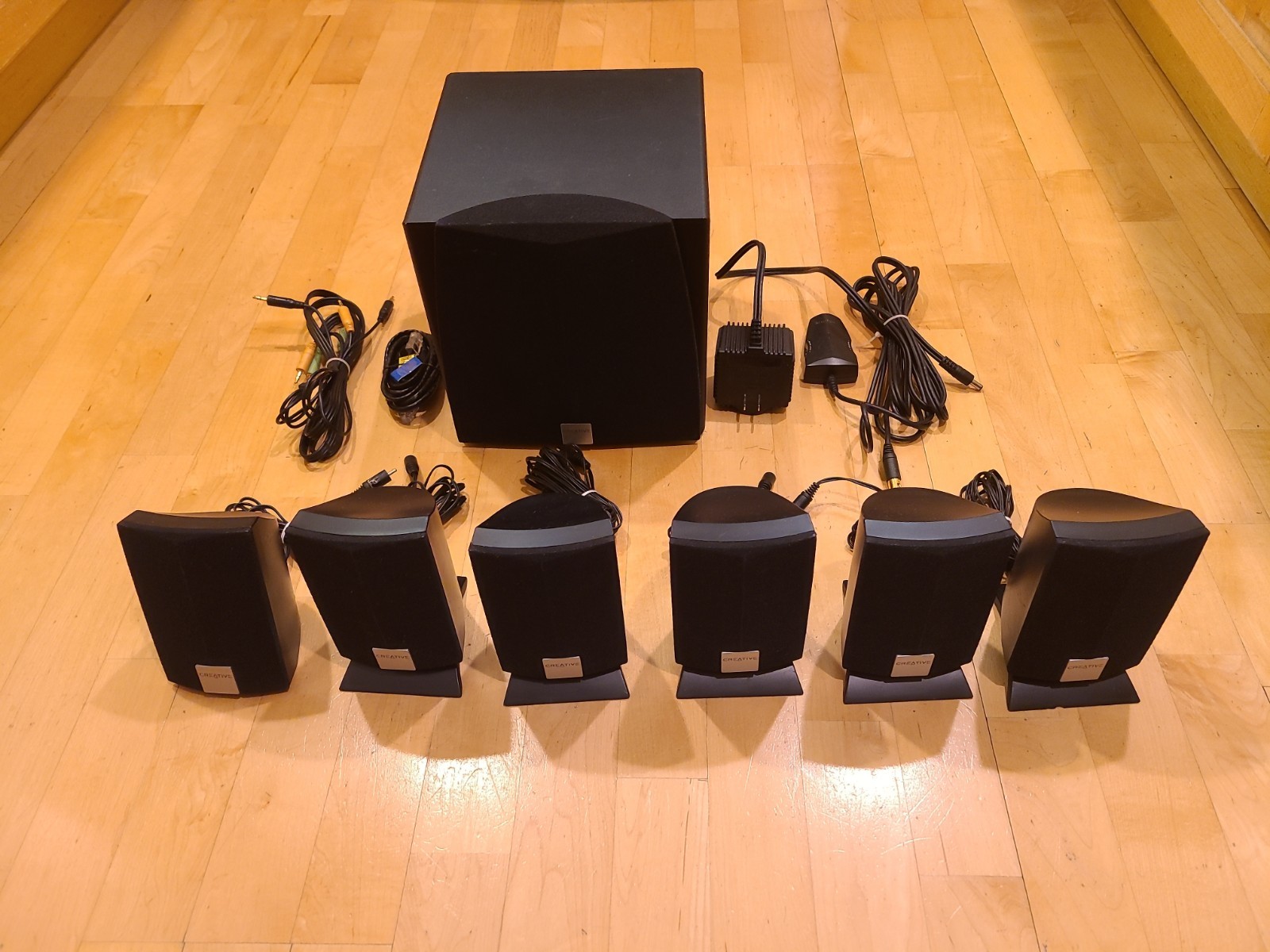 Creative Labs Inspire 5.1 5200 Surround Speakers - READ - AS IS - Needs Repair