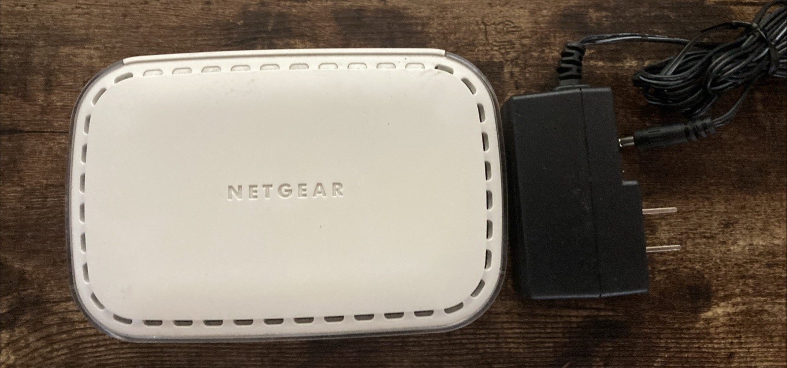 Netgear FS605v3 5-Port Gigabit Ethernet Network Switch 10/100 Switch