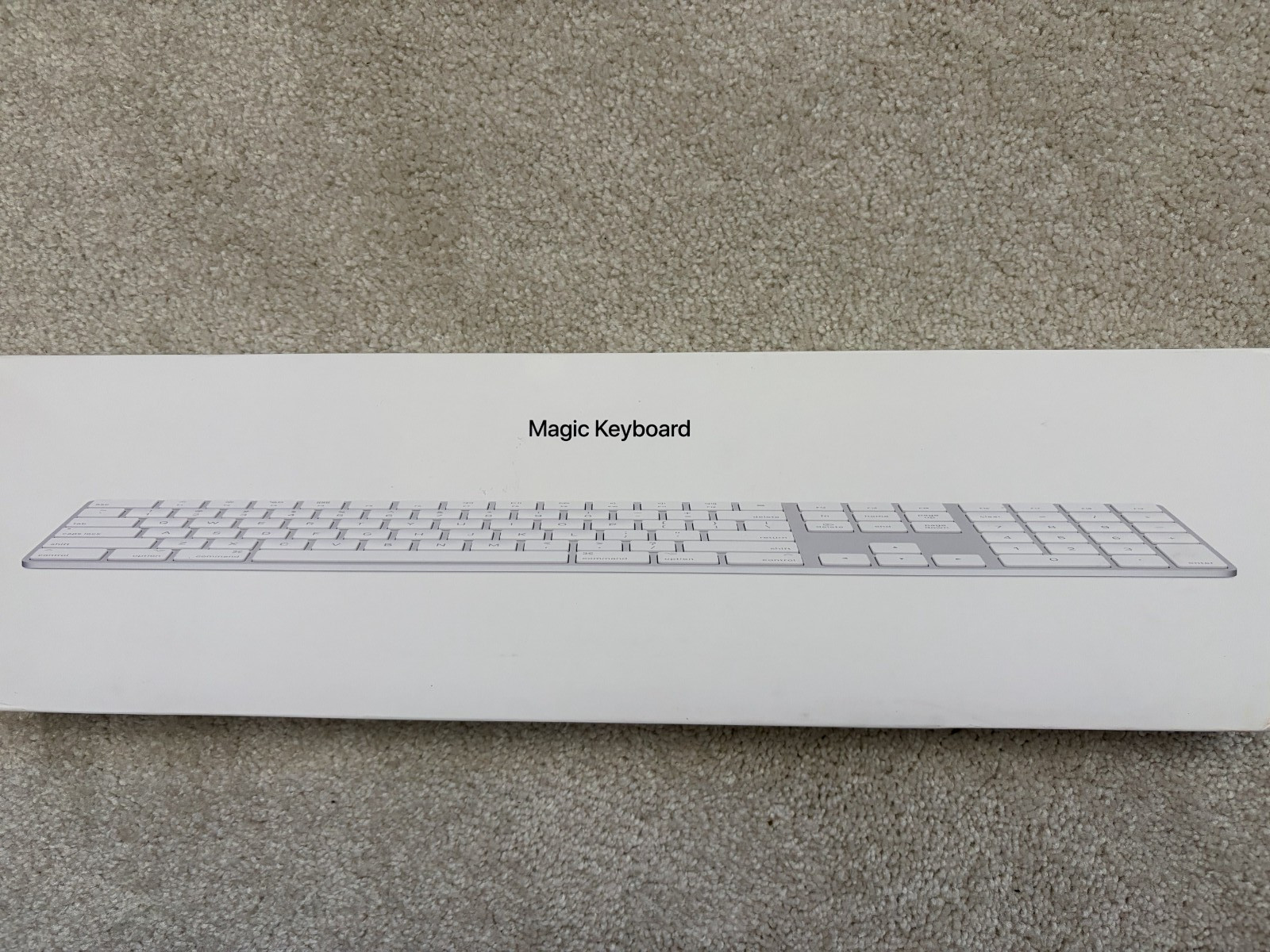 Apple  Magic Keyboard full size with Numeric Keypad Lightning Port