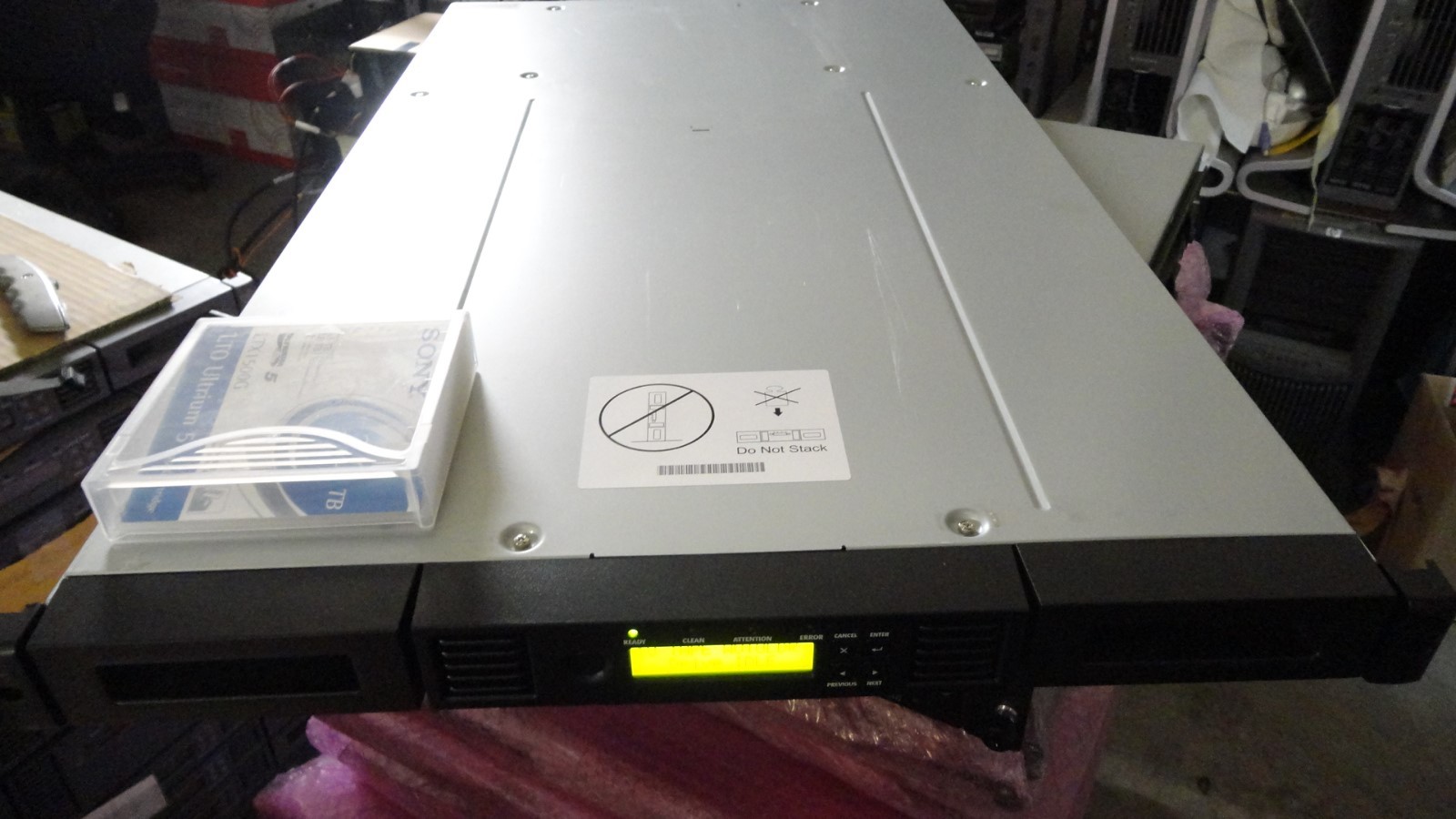 SUN Oracle 380-1651 1U 1/8 Autoloader W/ LTO5 Ultrium5 SAS HH PN 380-1644-02