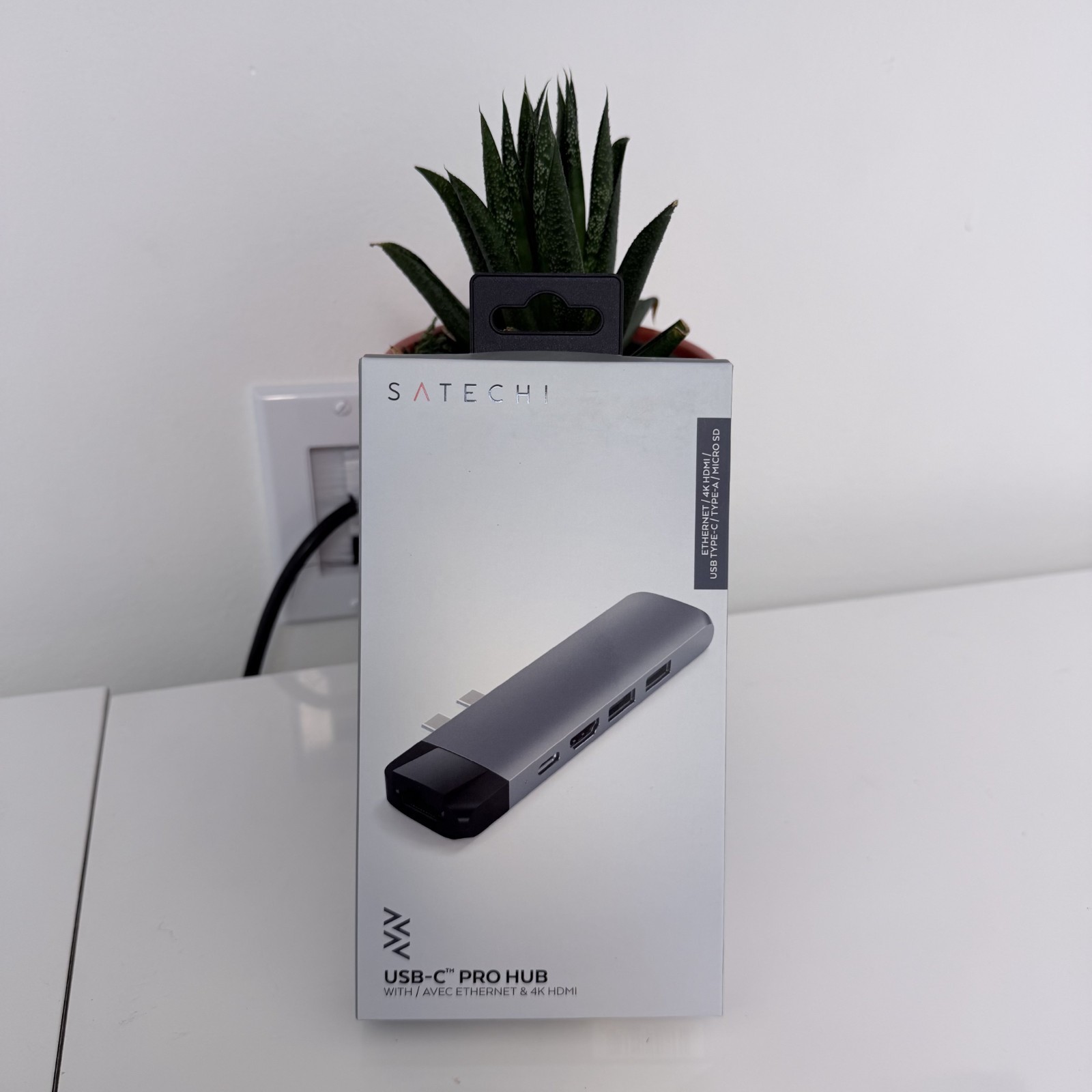 New Satechi USB-C Pro Hub with AVEC Ethernet and 4K HDMI Space Gray ST-TCPHEM
