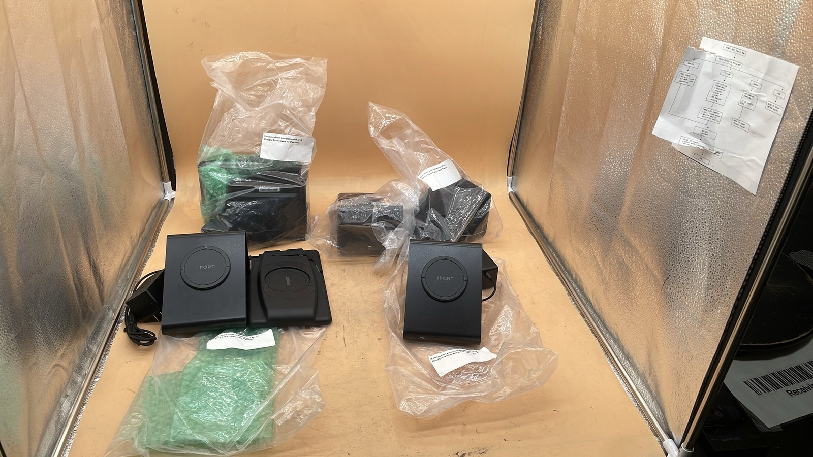 iPort LaunchPort BaseStation & AM.2 Charging Case Docking System Lot of 4