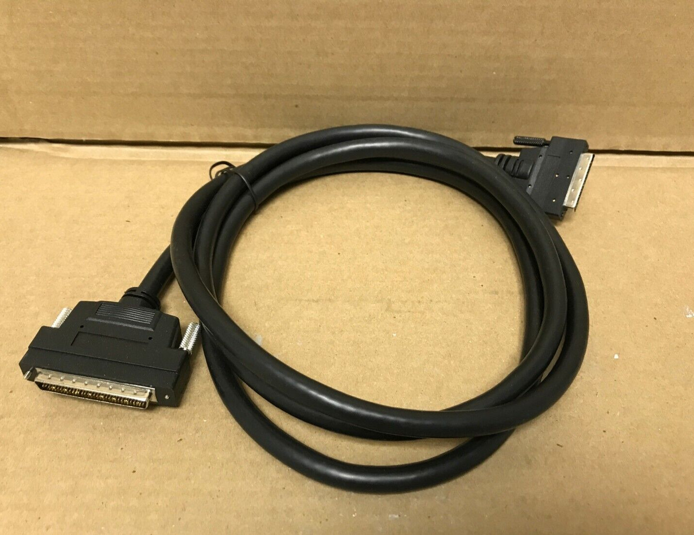 6 ft SCSI-5 (VHDCI) 0.8mm to SCSI-3 (HPDB68) 68-Pin Male/Male Cable