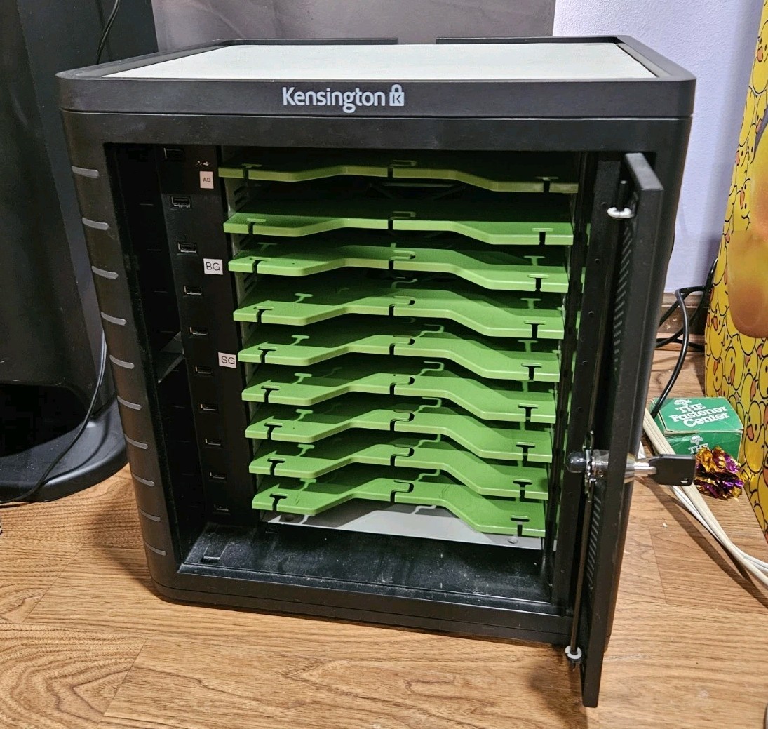 K67862AM Kensington Cabinet With Key Tested