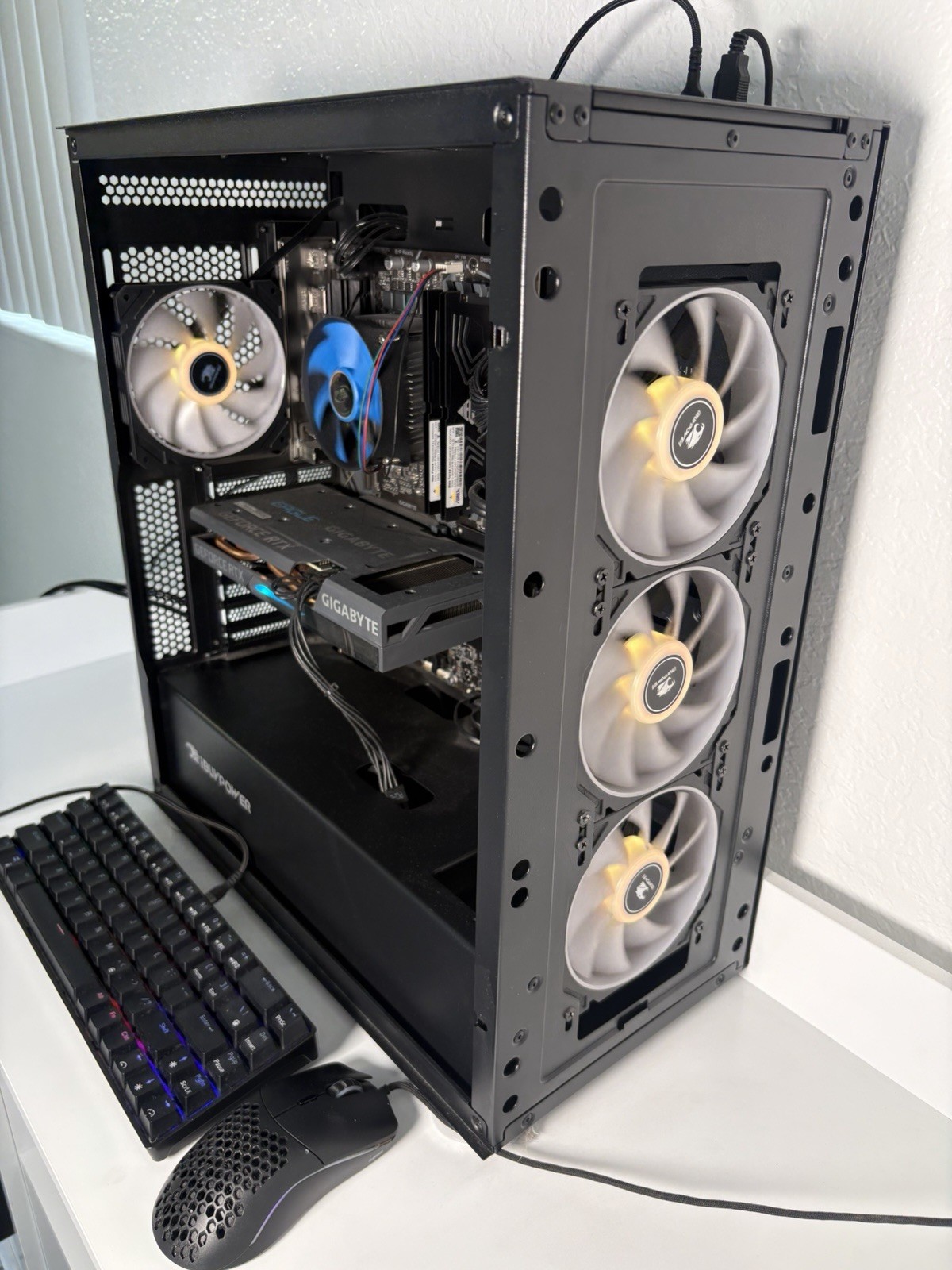 iBUYPOWER PC, Intel Core i7, 3060ti, GeForce RTX graphic + KBM  (DESCRIPTION)