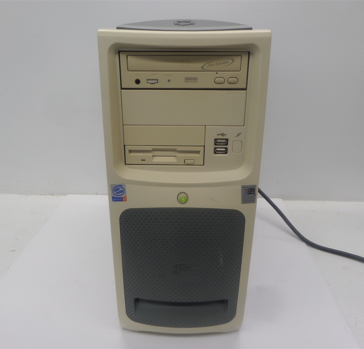 Gateway Performance 1400 Desktop PC w/ Pentium 4 1.40GHz CPU 128MB RAM - No HDD