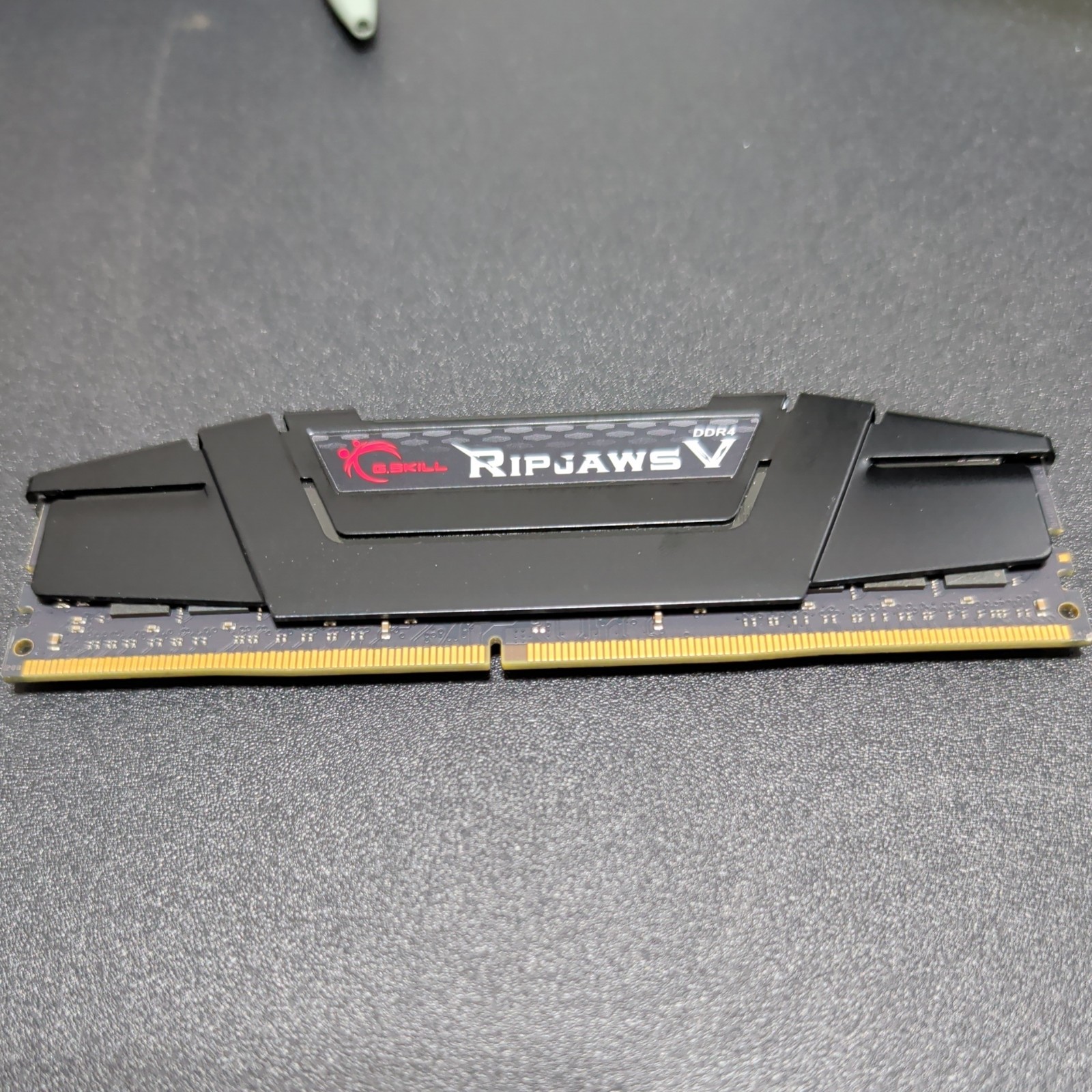 G.SKILL Ripjaws V Series 16GB DDR4 3200MHz  Desktop Memory F4-3200C16Q-64GVK