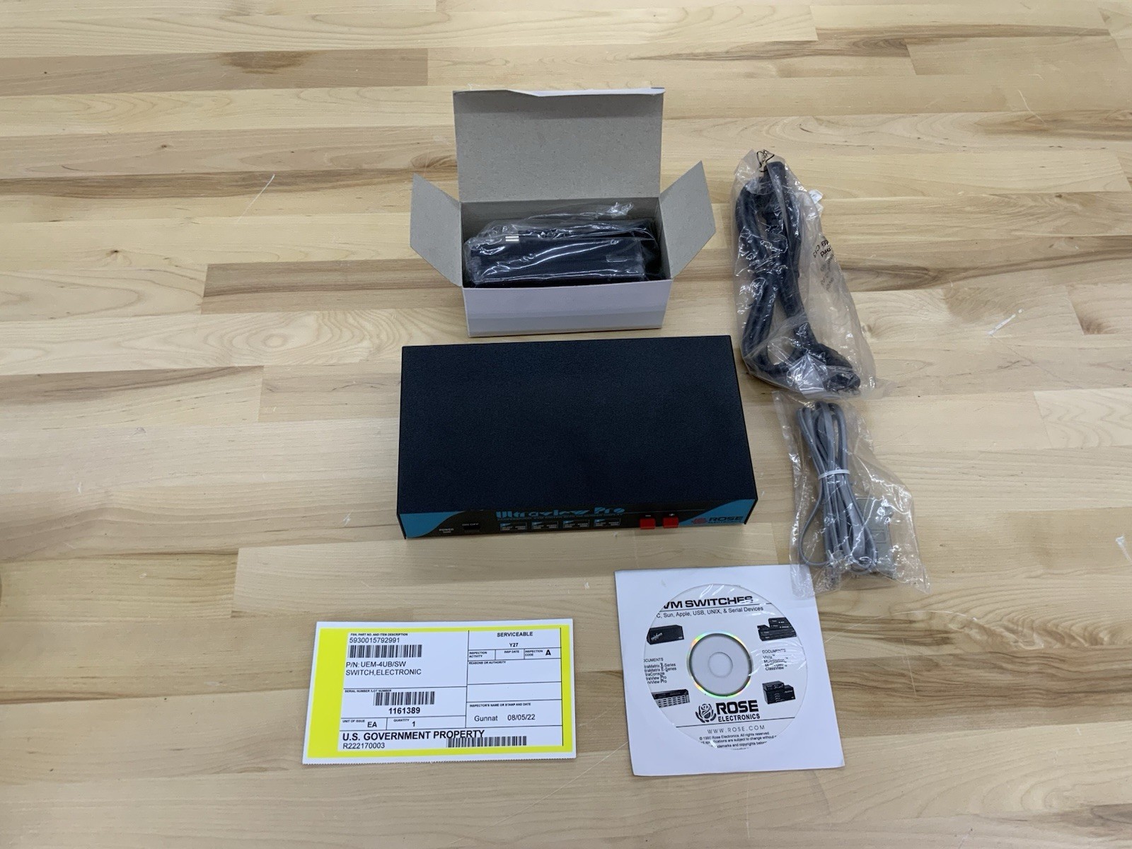 Rose Electronics UEM-4UB?SW UltraView Pro KVM Switch w/Power Supply And Cables