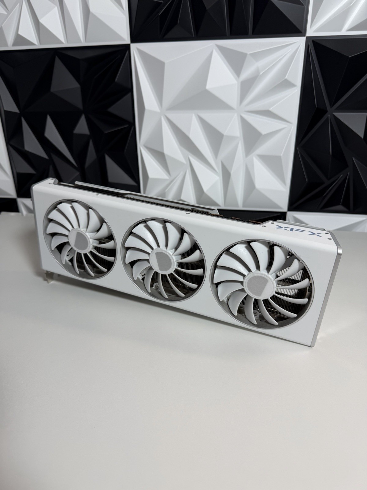 XFX Speedster Merc 310 White Edition AMD Radeon RX 7900 XT 20GB GDDR6