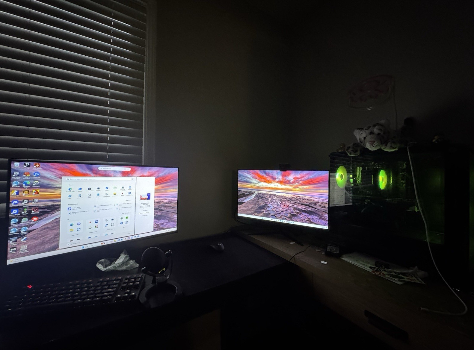GAMING PC AND GAMING MONITOR