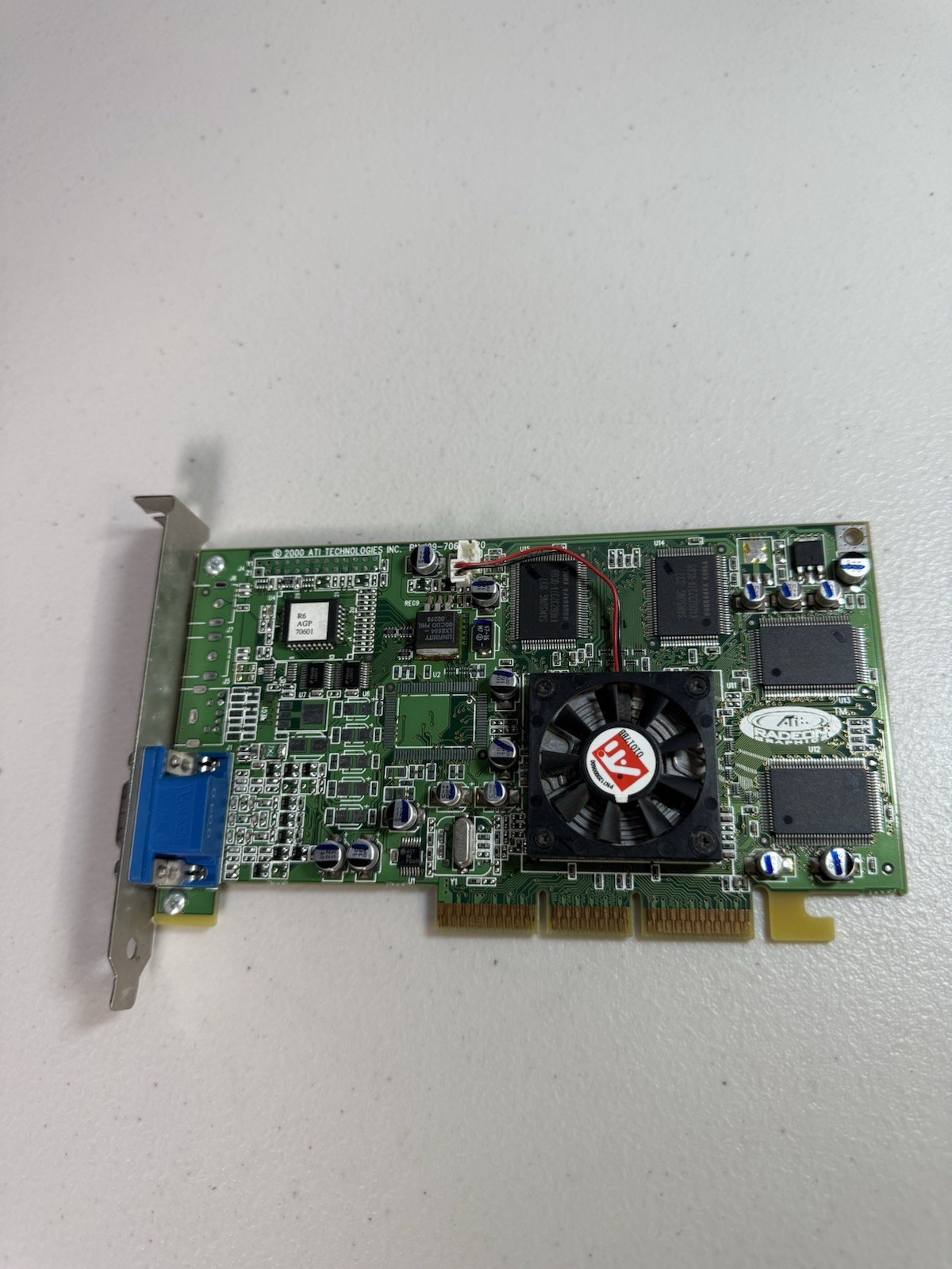 ATI Radeon 64MB DDR AGP Graphics Card 109-70600-20 VGA S-Video 06C478 UNTESTED