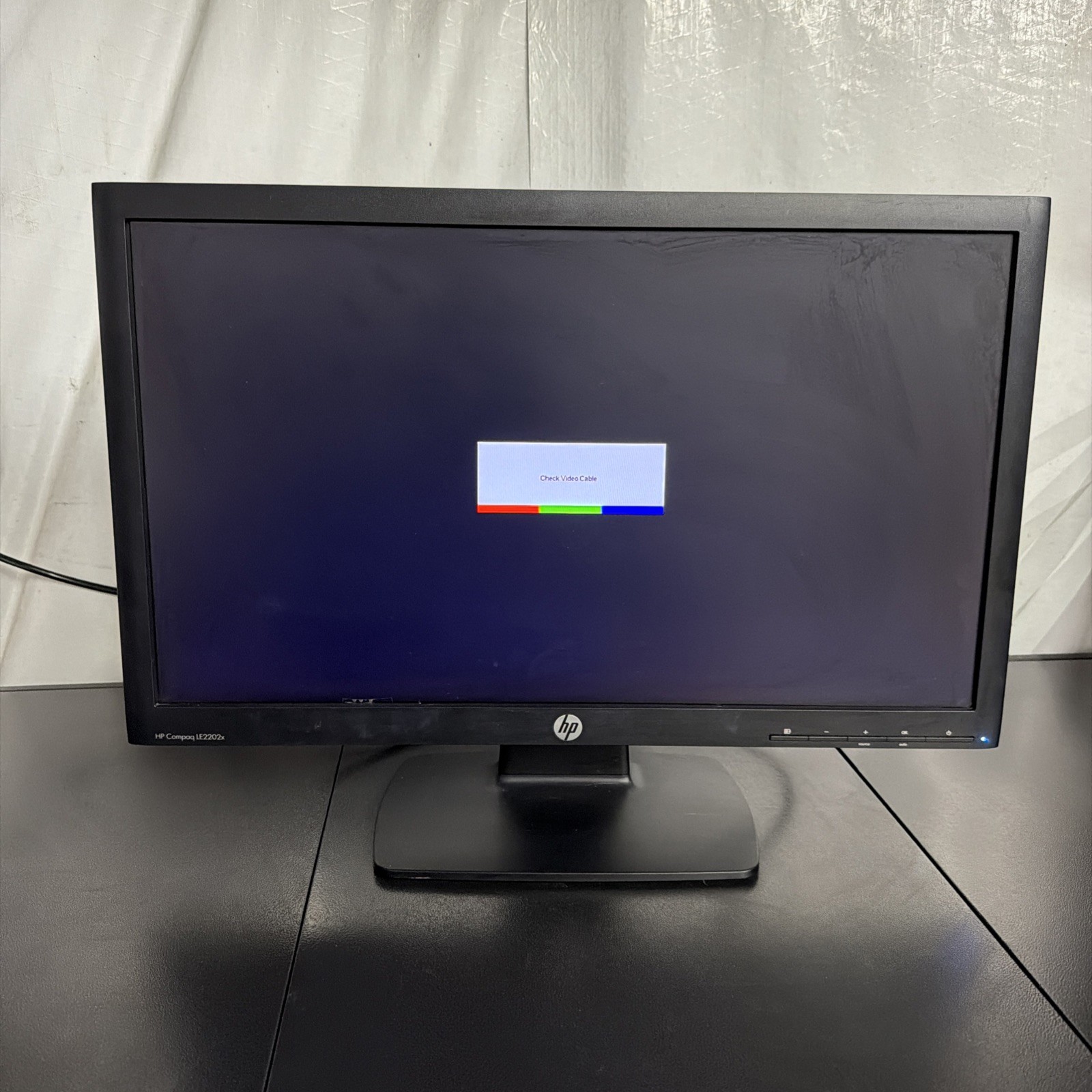 HP Compaq LE2202x LL649A 21.5" LCD Monitor