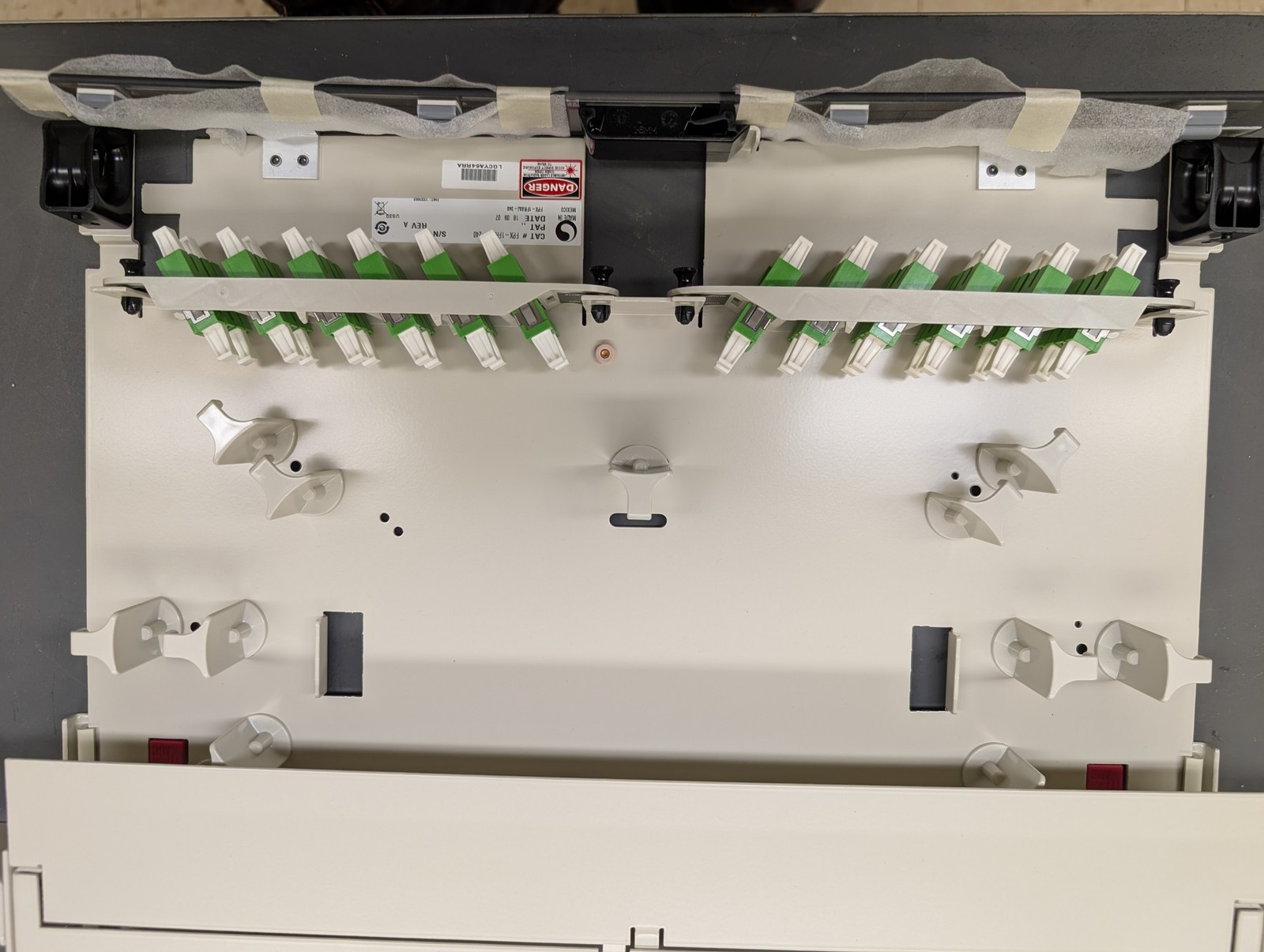 NEW CommScope FPX-1FRA0J-240 Fiber Distribution Panel FDP 1RU 24-Port SC/APC