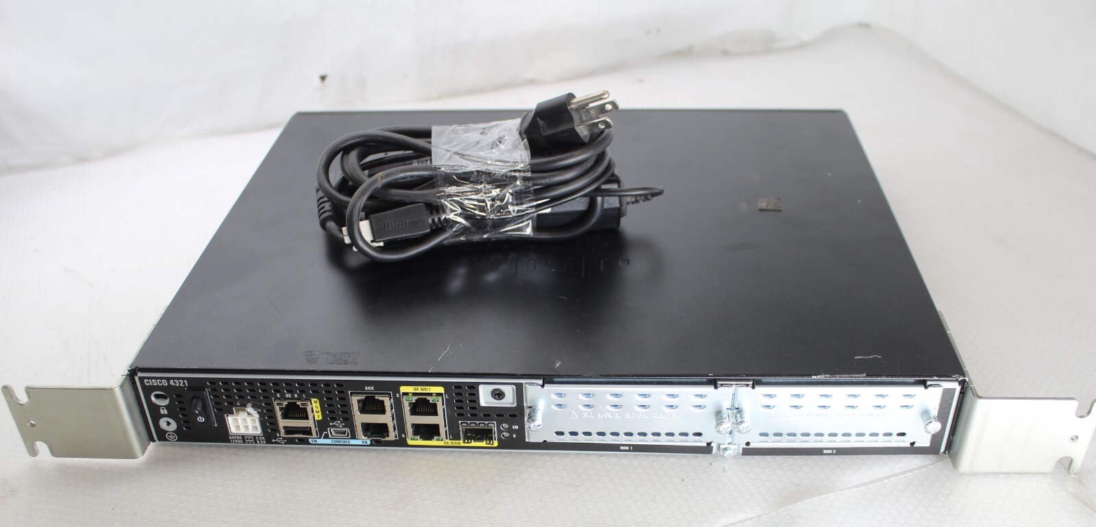 CISCO 4321 ISR4321/K9 v05 Integrated Service Router  & AC Adapter