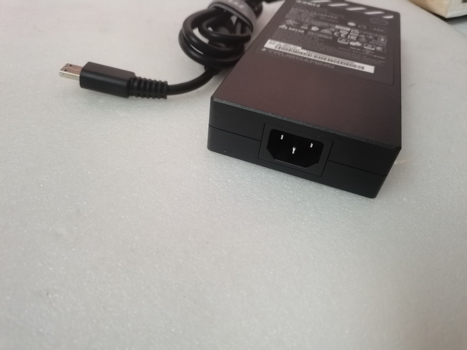 Delta/MSI 20V 16.5A 330W ADP-330GB D for MSI Vector 16 HX A14VIG A14VHG charger