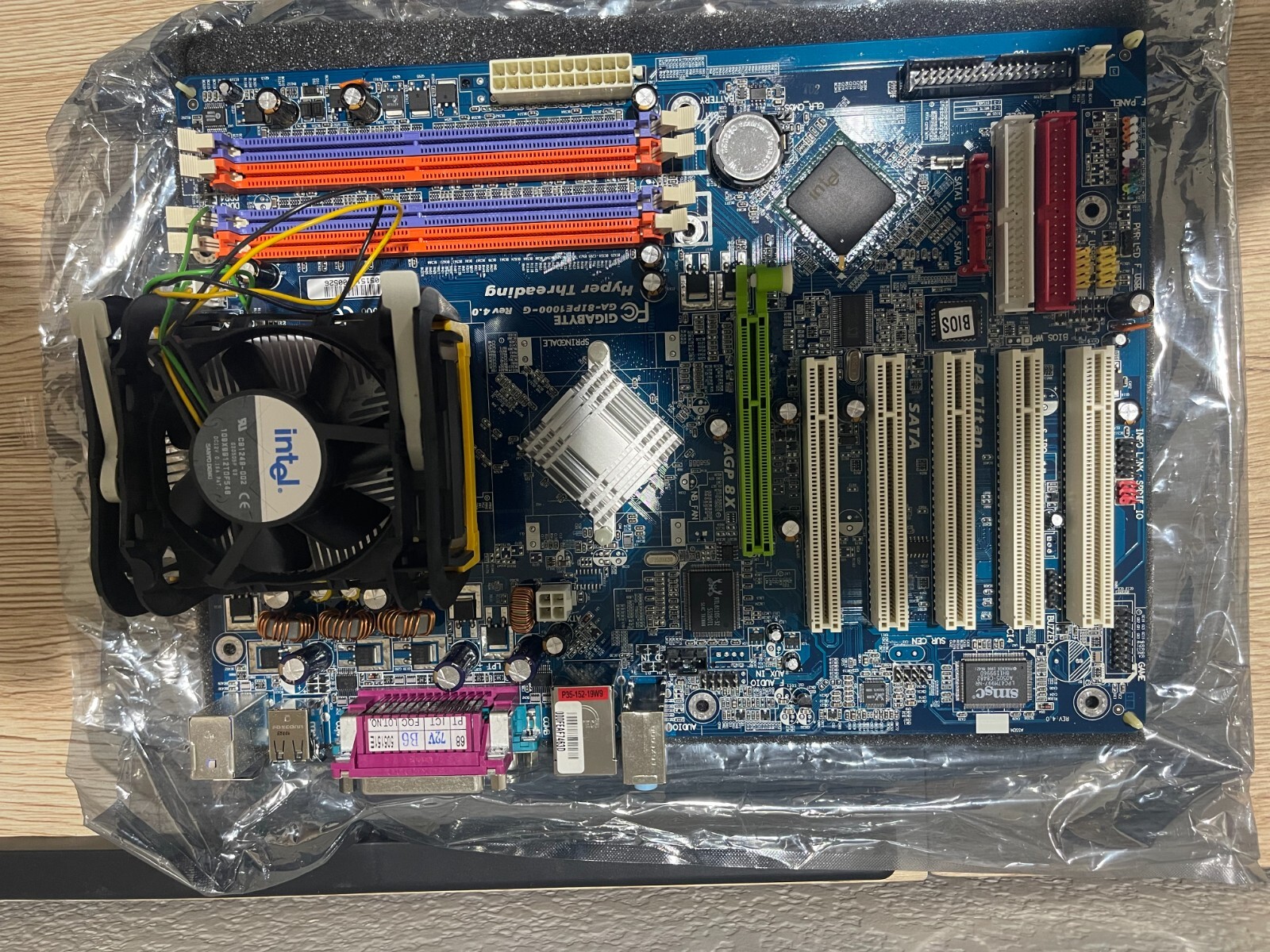 Gigabyte GA-8IPE1000-G v4 with Intel Pentium 4 and 512MB RAM