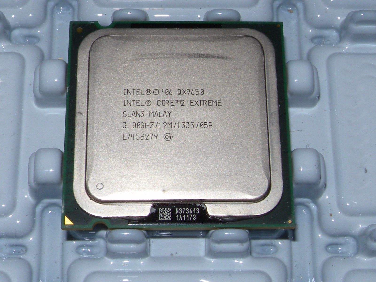 Intel Core 2 Extreme QX9650 SLAN3 SLAWN LGA 775 3 GHz 1333 MHz CPU Processor