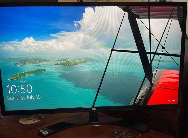 LG 32MA68HY-P 32-Inch IPS Monitor with Display Port and HDMI Inputs
