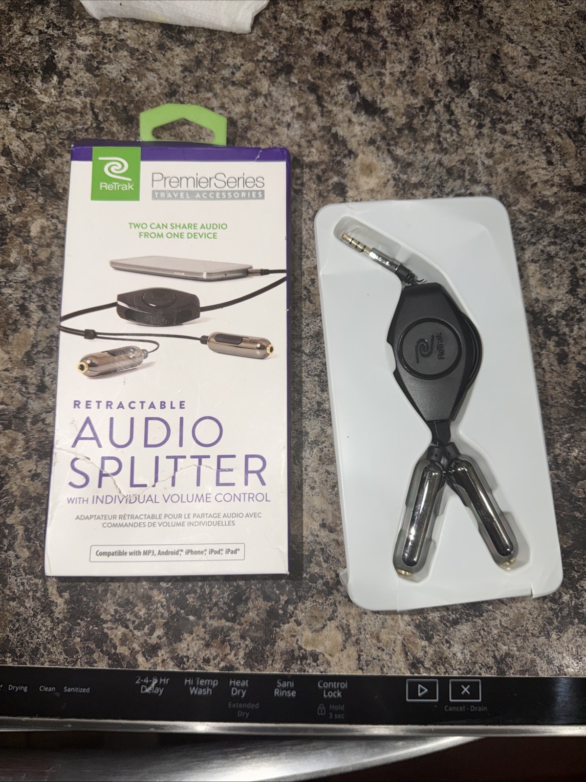 ReTrak Retractable Audio Splitter w/Individual Volume Control