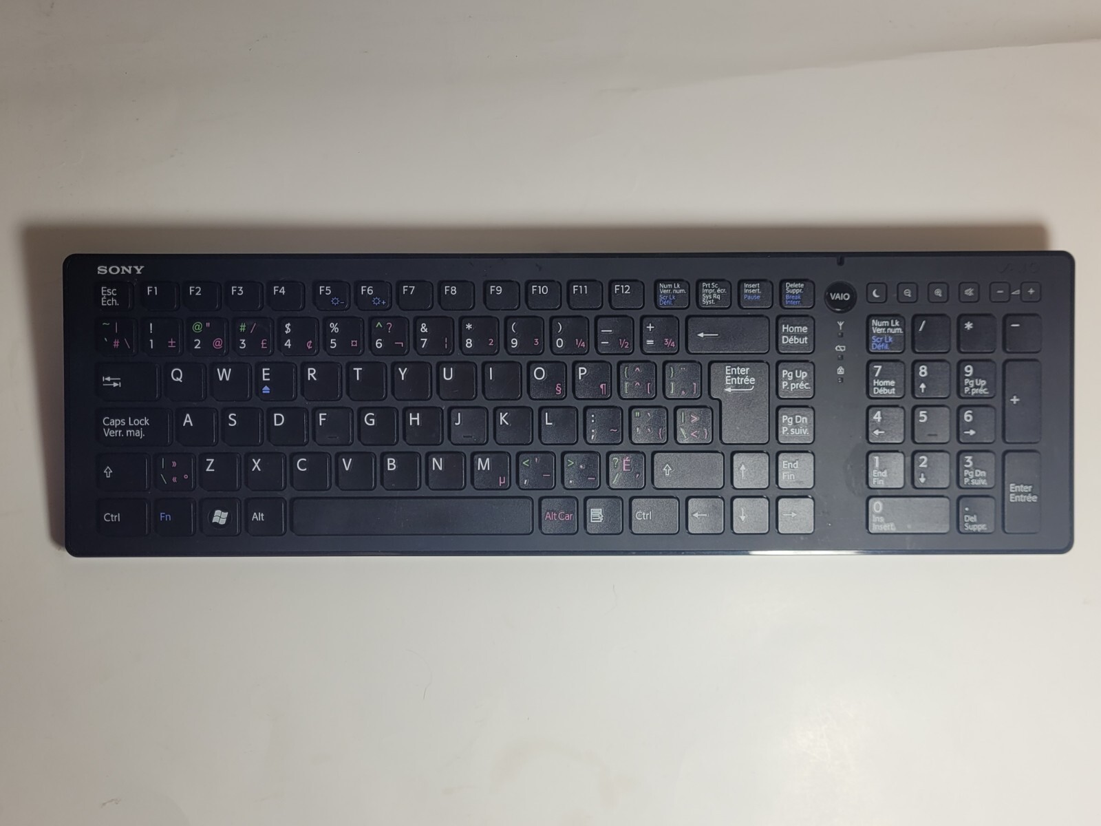 Sony VAIO Wireless Keyboard Model VGP-WKB10 Black No Dongle - Tested & Works