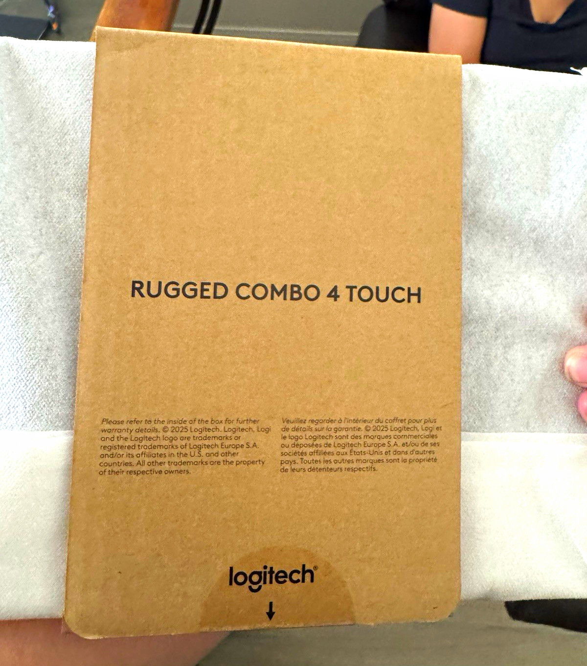 Logitech Rugged Combo 4 Touch Keyboard Case w/ Trackpad iPad Blue