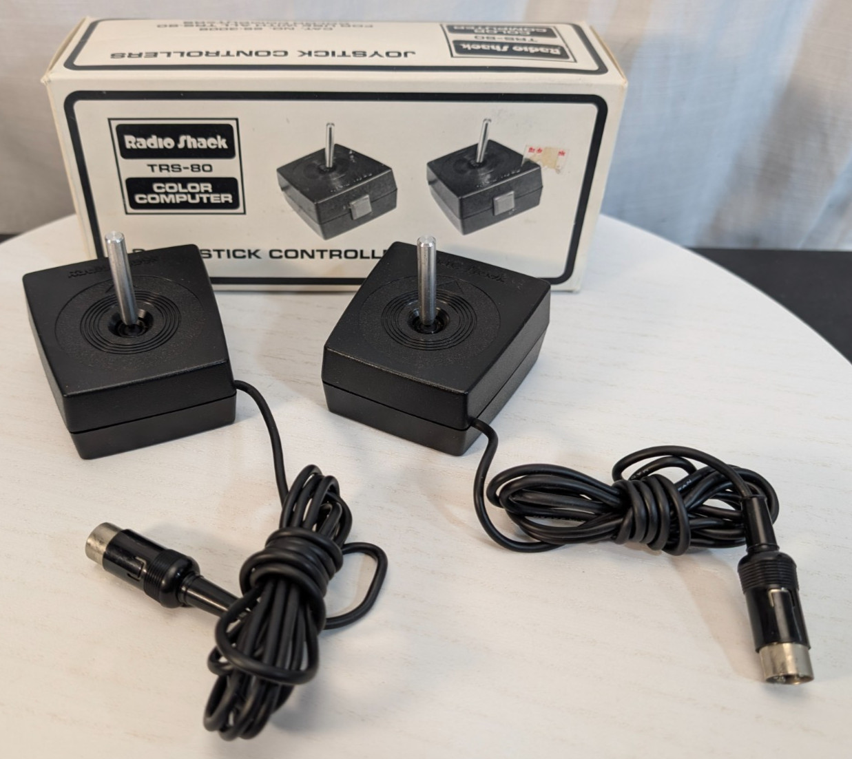 TRS-80 Color Computer Joystick Controllers  Set Of 2 w/ Box, Radio Shack / Tandy
