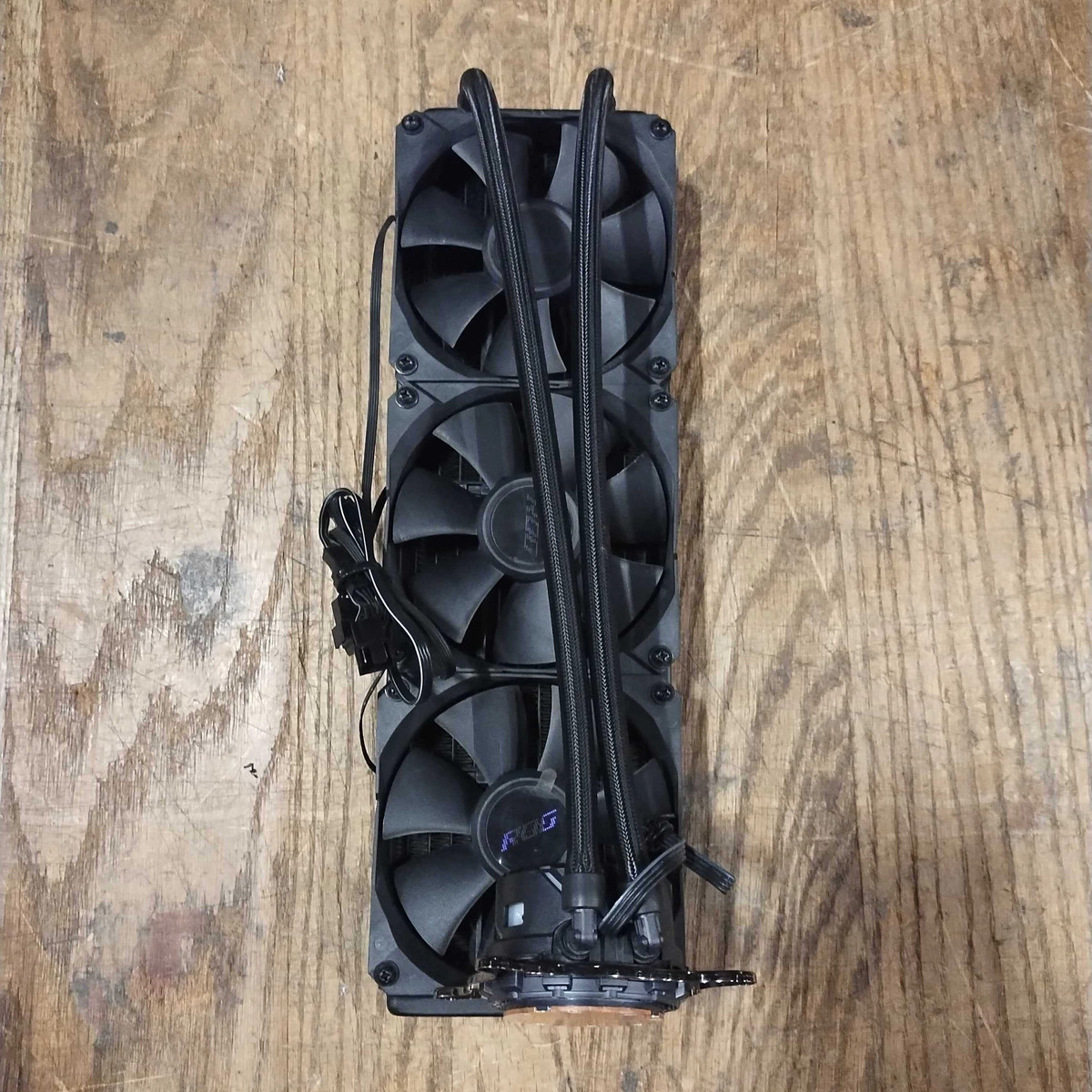 ASUS ROG STRIX LC 360 LIQUID CPU COOLER WITH 3 FANS USED