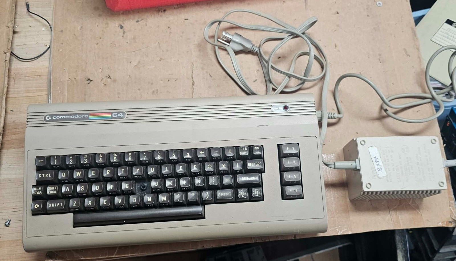 Clean Commodore 64 Personal Computer BR98YV-64 w/Power Supply - Powers