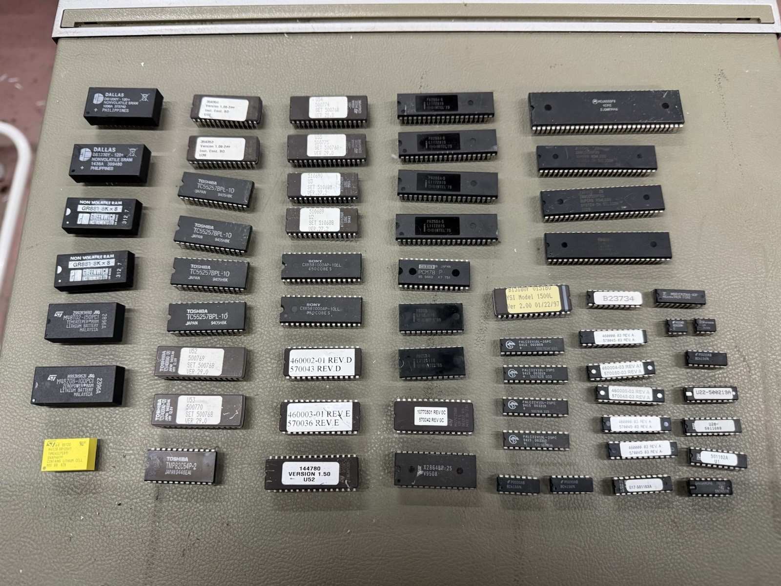 Vintage IC Chip Lot MC68000 PCM78P Dallas NVRAM Intel Zilog Toshiba Sony