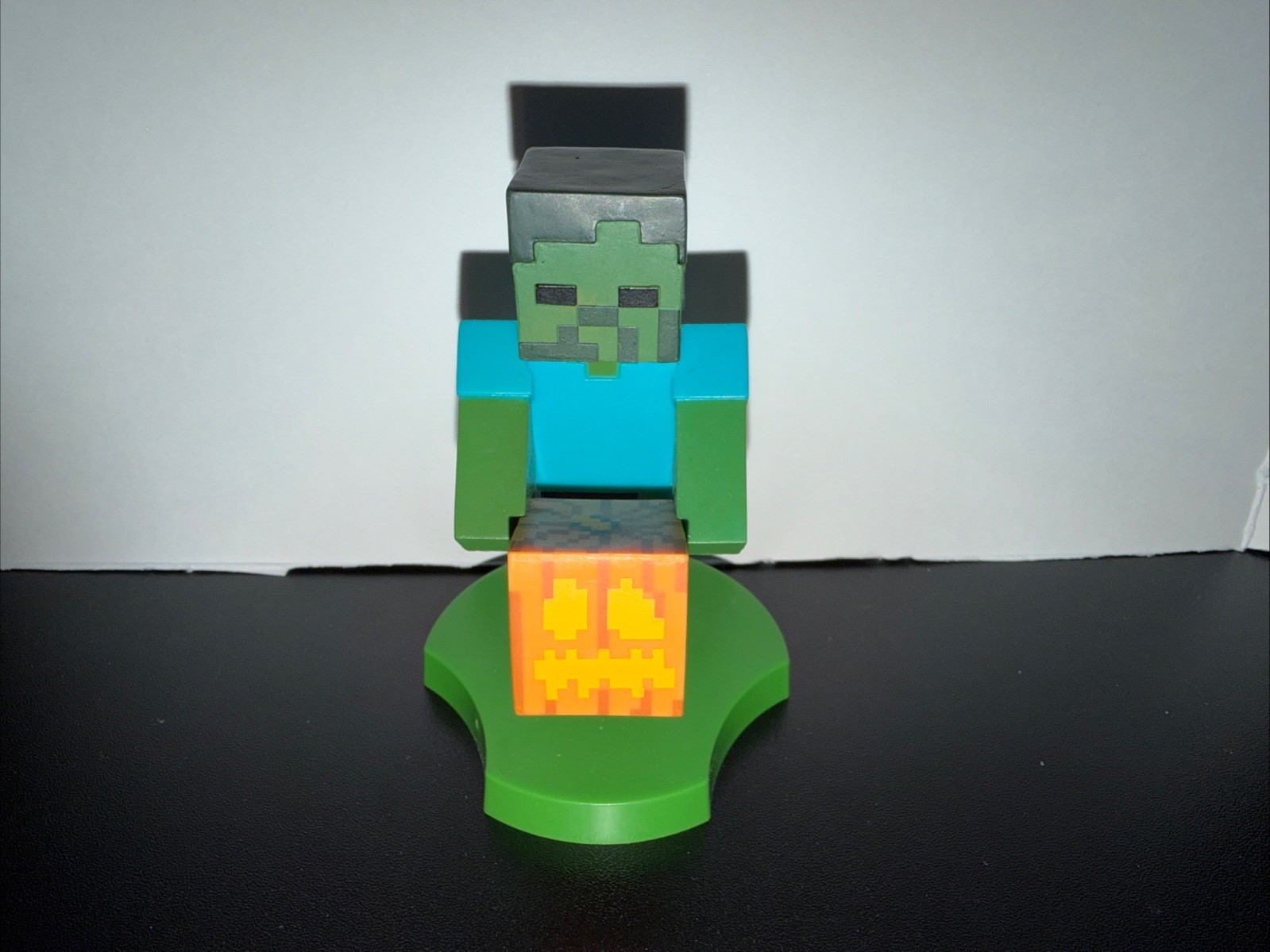 Minecraft: Zombie Holdems, Mini Cable Guys Phone Stand and Device Holder