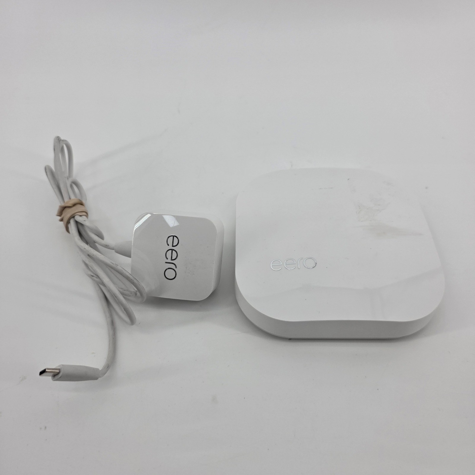eero Pro Mesh WiFi Router Model B010001 White