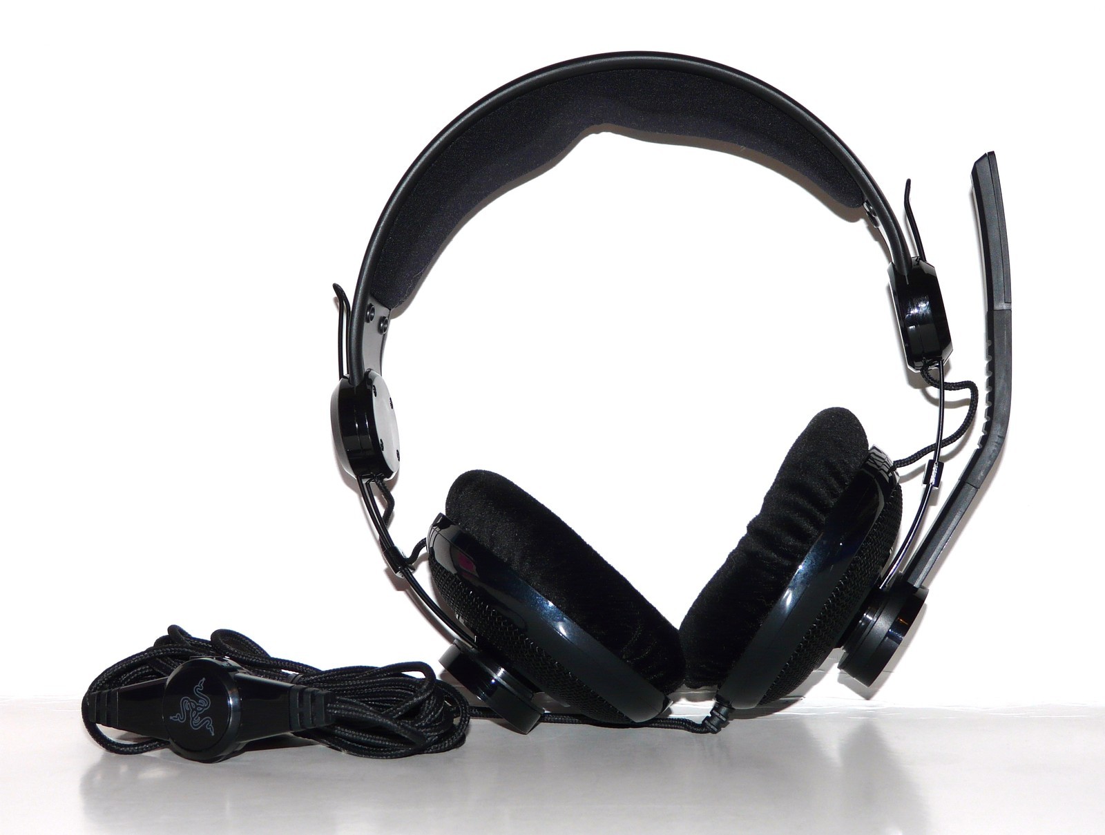 RAZER Carcharias Over Ear Sound PC Gaming Headset