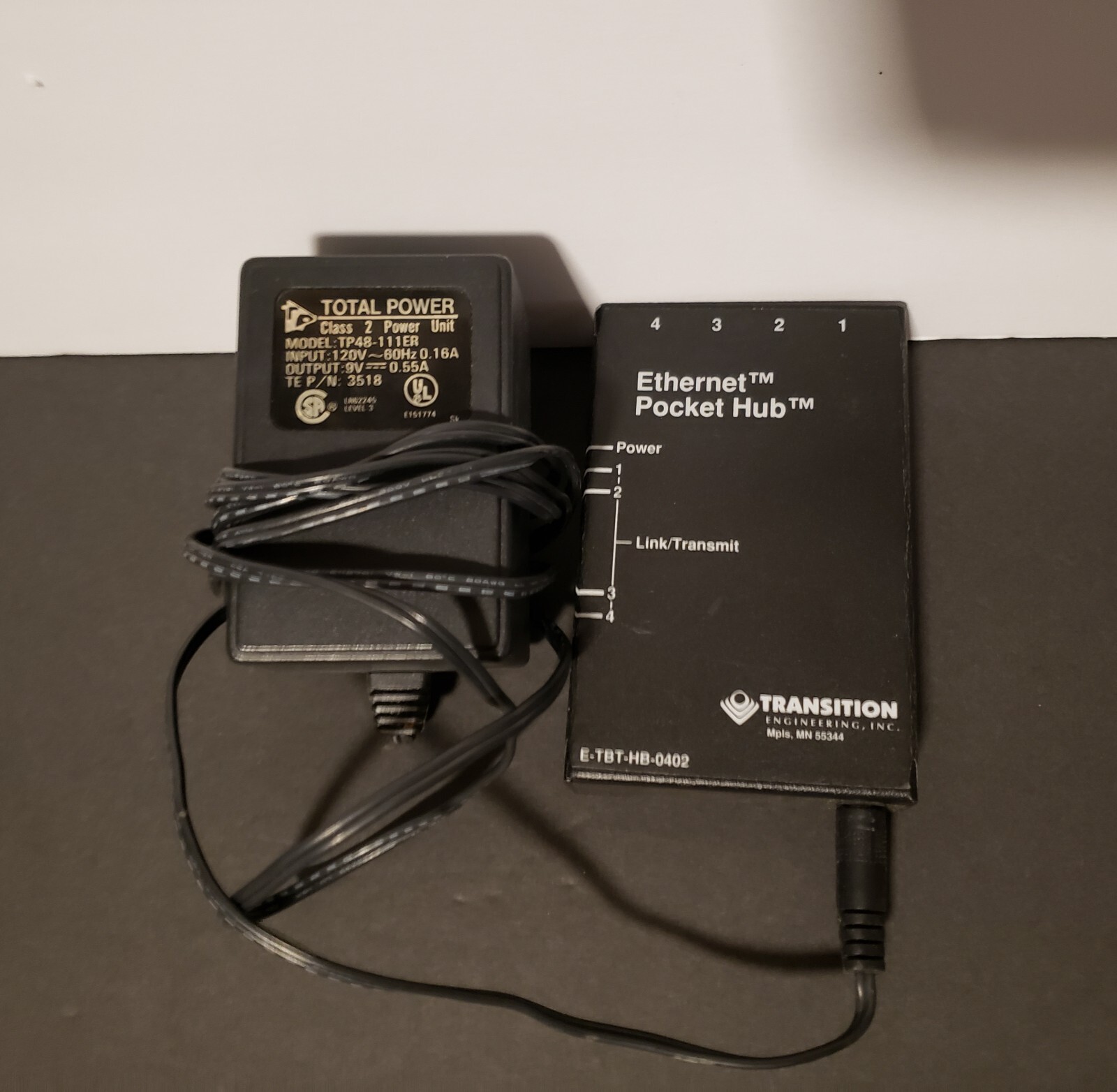 Transition Networks 4-Port ethernet Pocket Hub E-TBT-HB-0402
