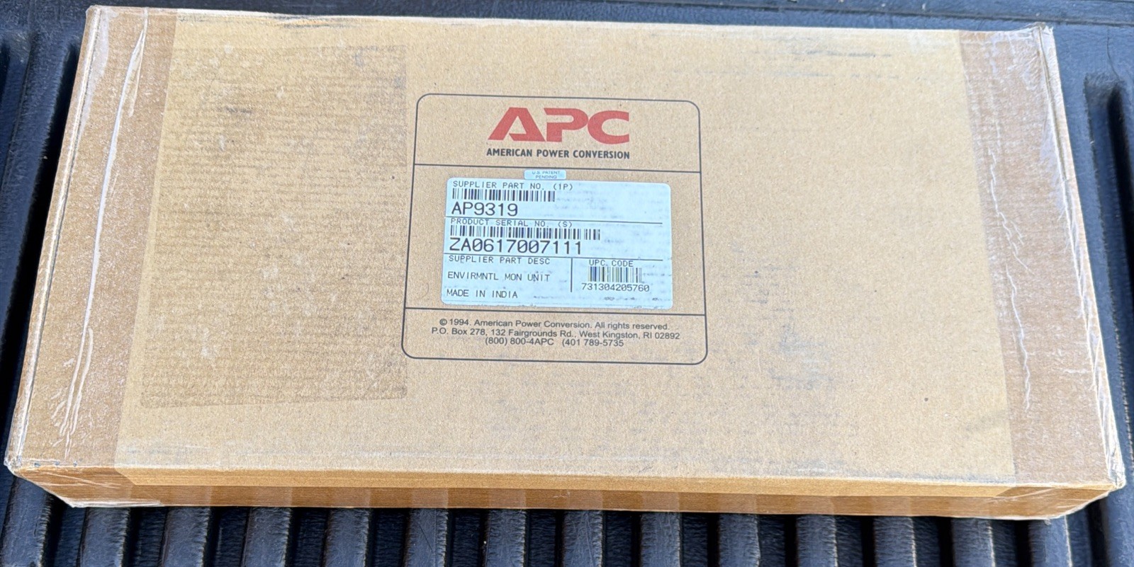 APC AP9319 Environmental Monitoring Unit with Rack Mount